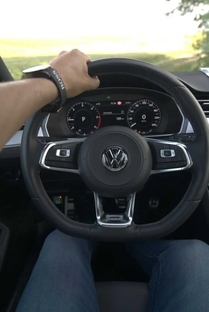 Illustration zum Beitrag „Auto aus Deutschland nach Tschechien: Suche und Zulassung“