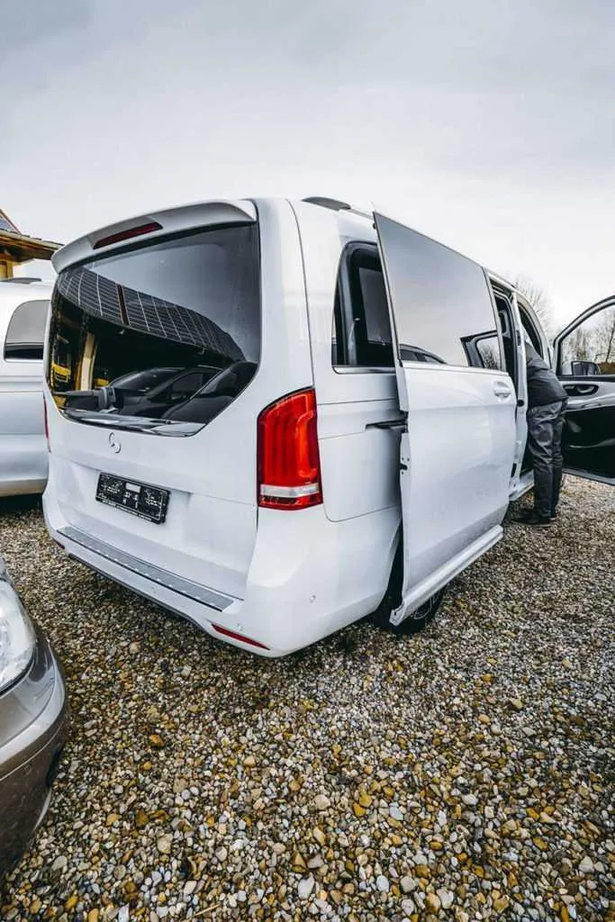 Illustration for the article "Mercedes-Benz warranty packages"