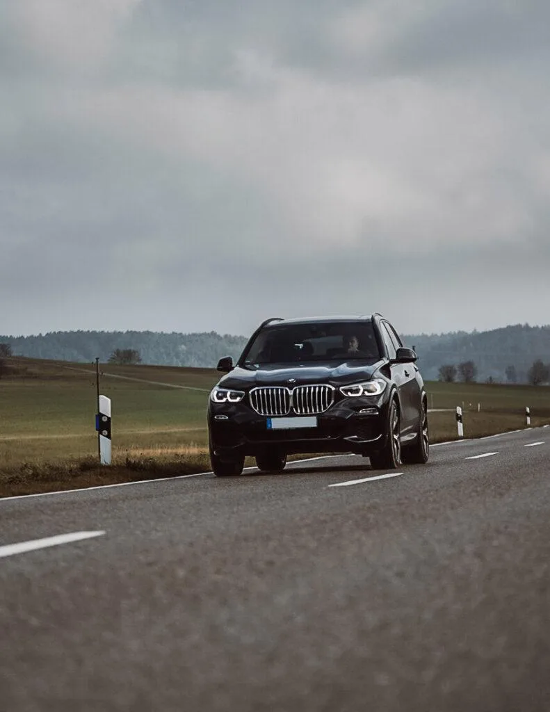 Illustration zum Beitrag „Auto-Leasing in Deutschland: Vor- und Nachteile für Privatpersonen“