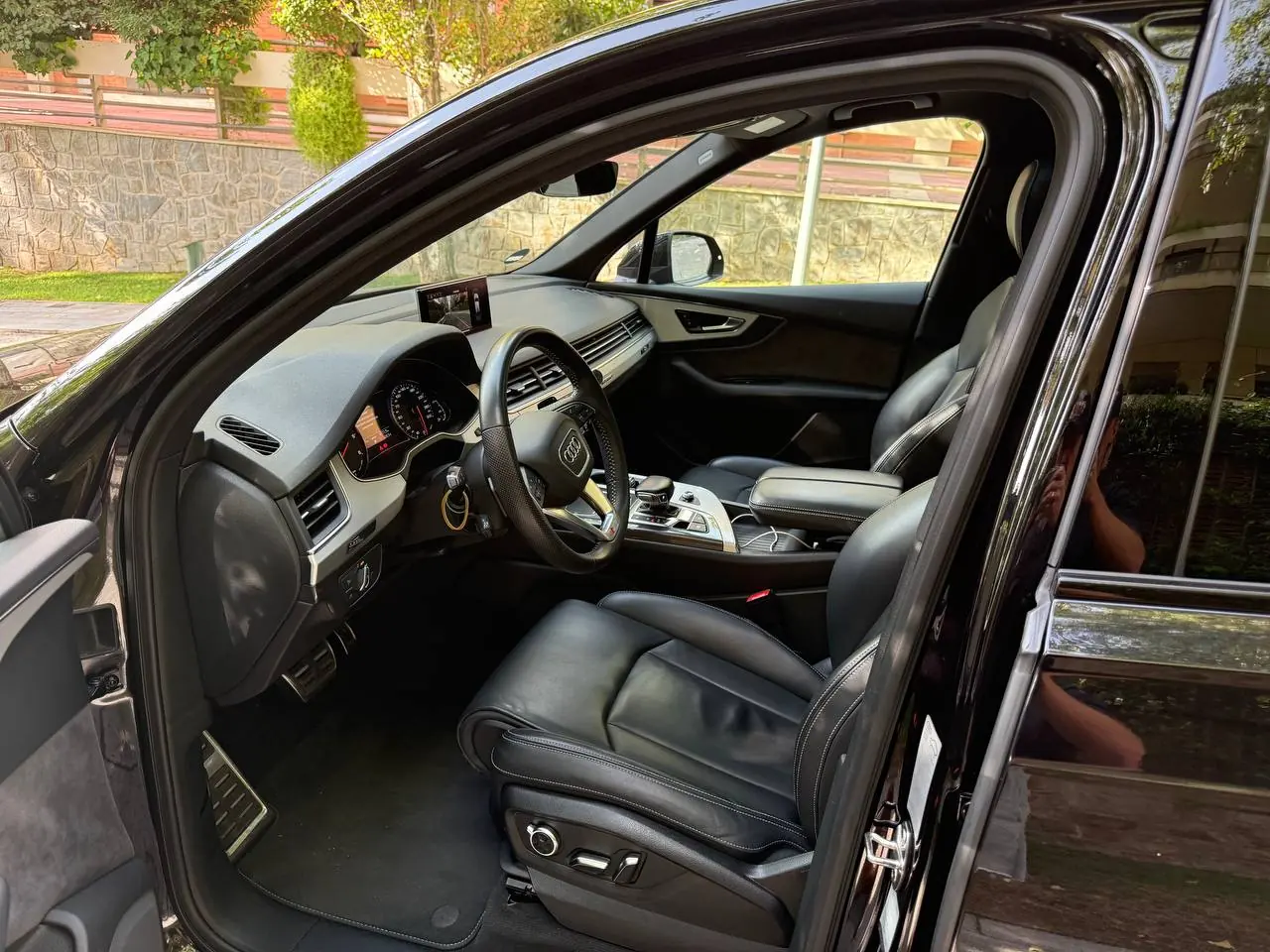 Audi Q7 3.0 TDI quattro S line · 7 Sitze · Luftfederung · Panorama · 360°-Kamera · 11