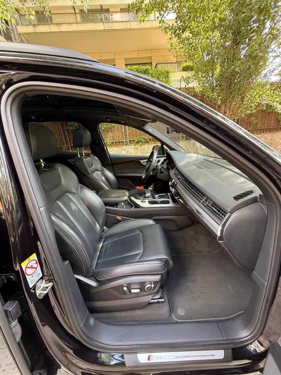 Audi Q7 3.0 TDI quattro S line · 7 Sitze · Luftfederung · Panorama · 360°-Kamera · 13