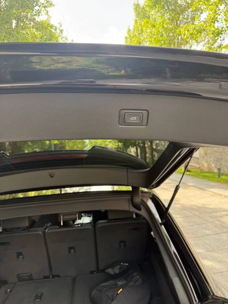 Audi Q7 3.0 TDI quattro S line · 7 Sitze · Luftfederung · Panorama · 360°-Kamera · 20