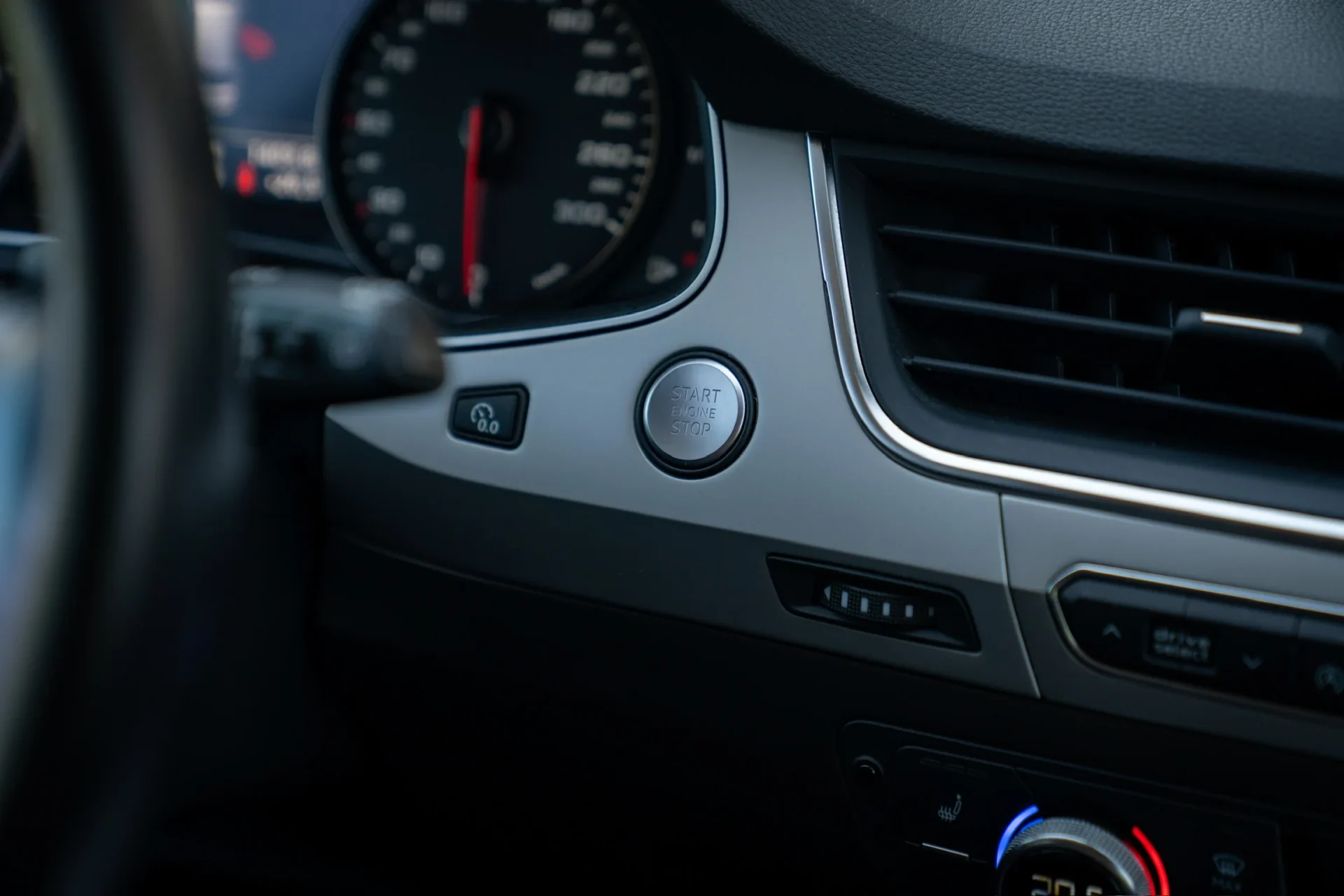 Audi Q7 3.0 TDI quattro · 7 Sitze · Matrix LED · 30
