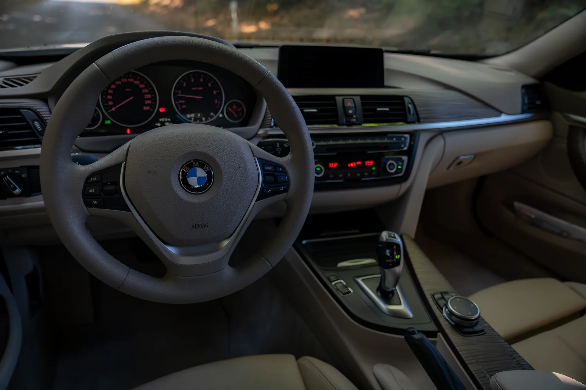 BMW 428i xDrive Coupé Modern Line · 1. Hand · 245 PS · Steptronic · HU neu zur Übergabe · Vorderachsgetriebe neu · 25