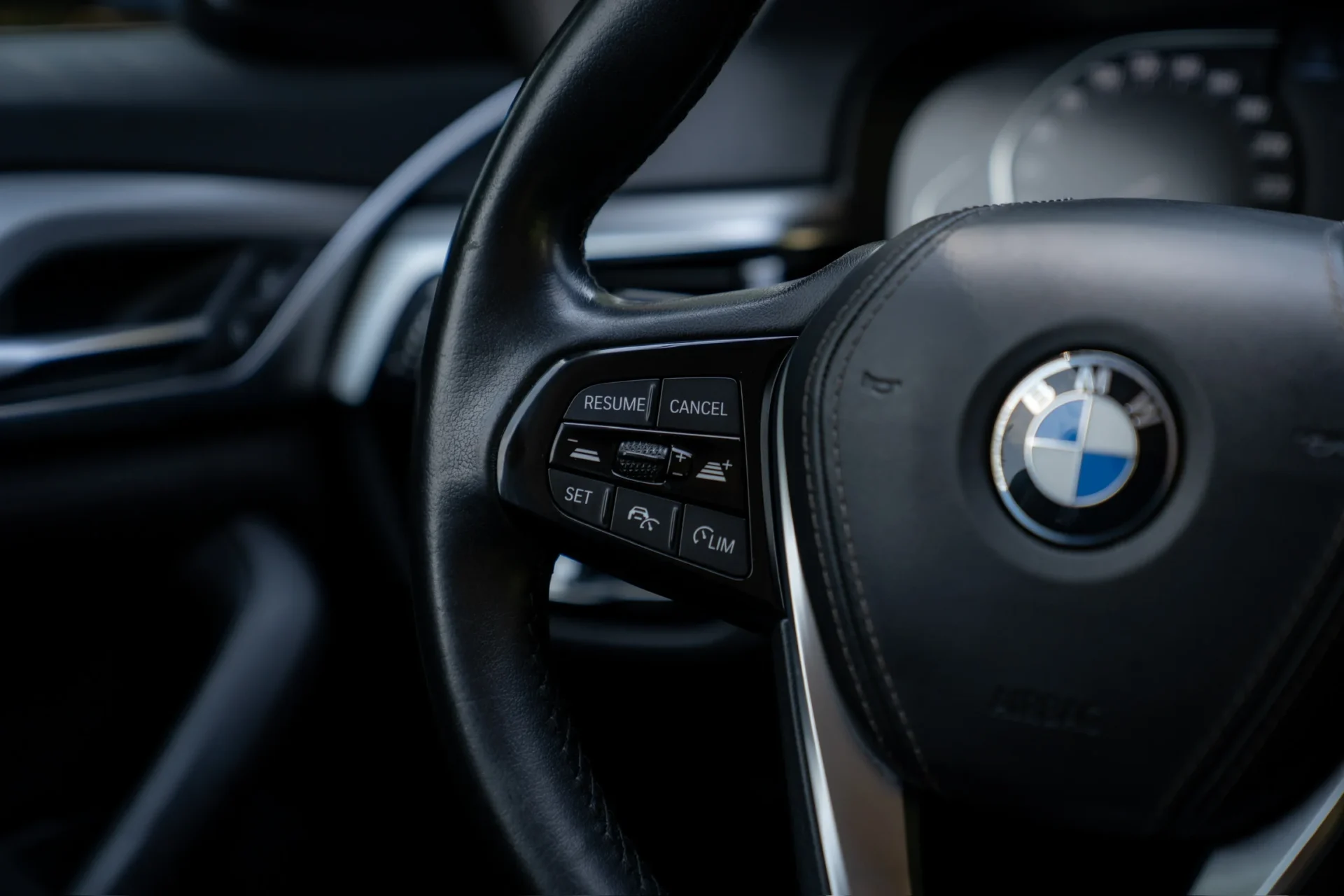 BMW 520d Touring Automatik · ACC · LED · Kamera · AHK · 25