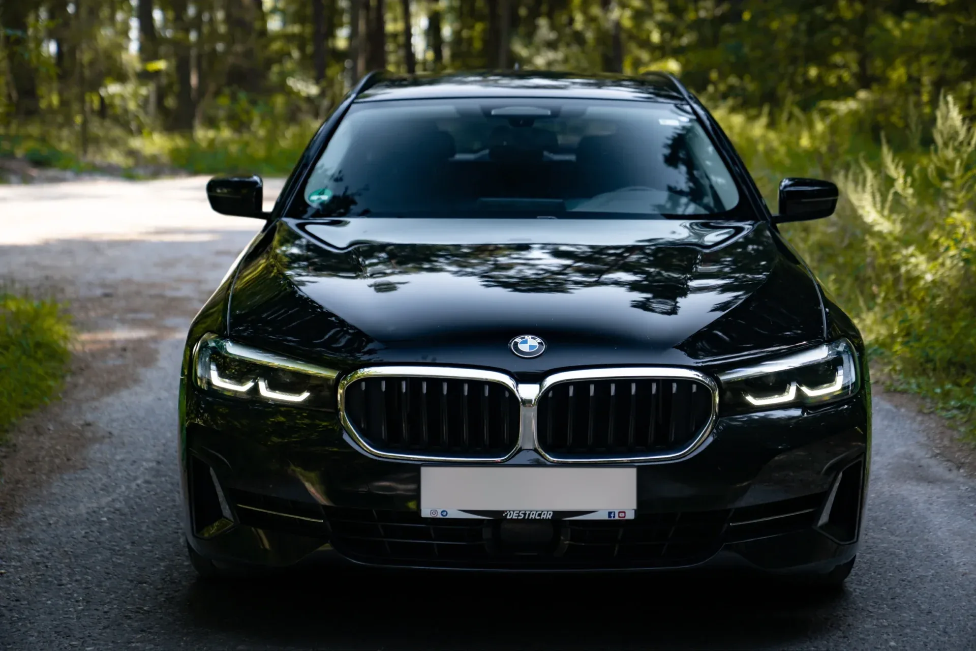 BMW 520d Touring Automatik · ACC · LED · Kamera · AHK · 19