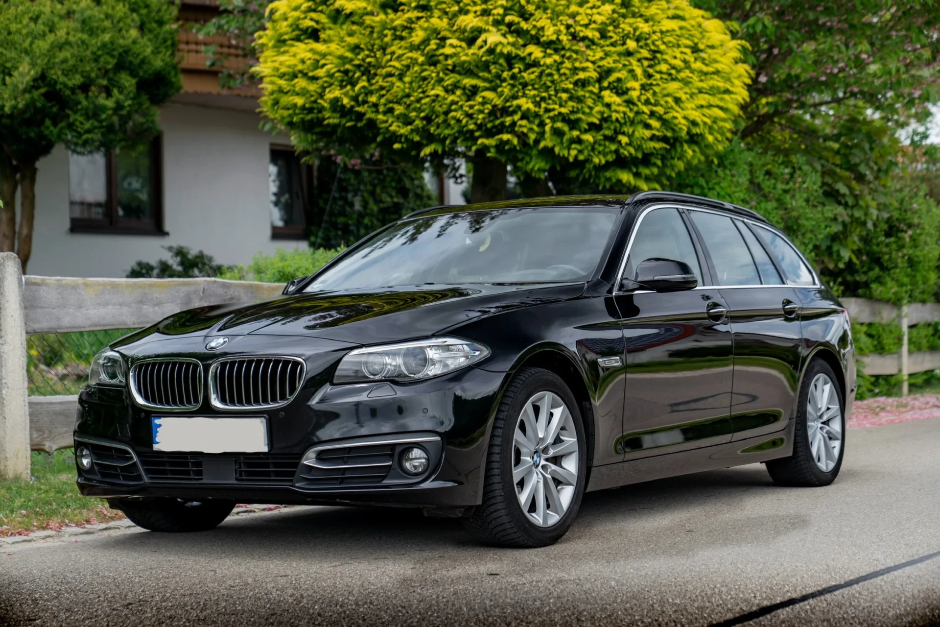 BMW 525d Touring · Panorama · Harman Kardon · AHK