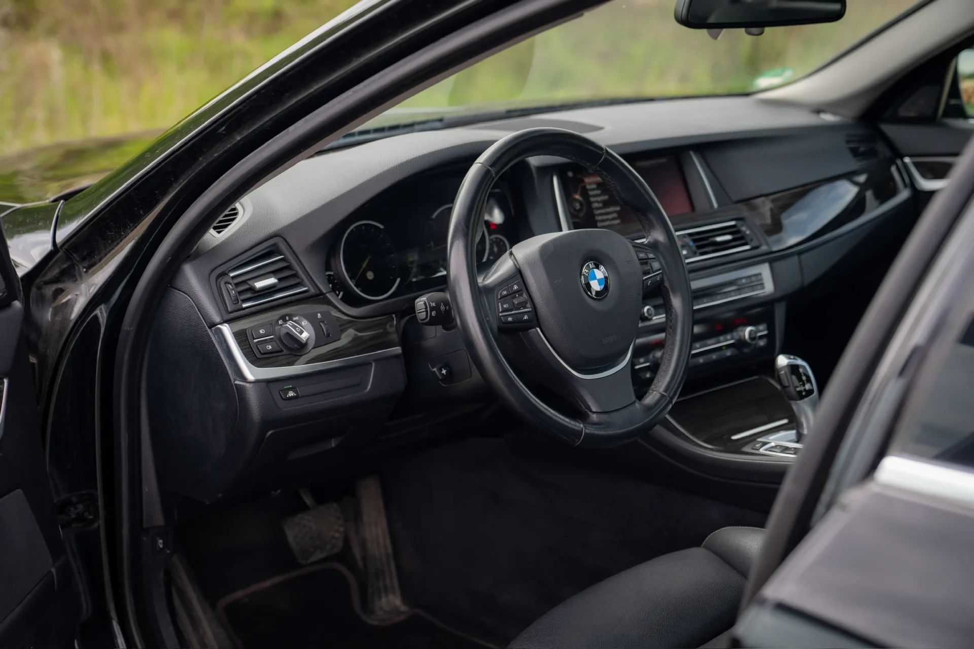 BMW 525d Touring · Panorama · Harman Kardon · AHK · 17