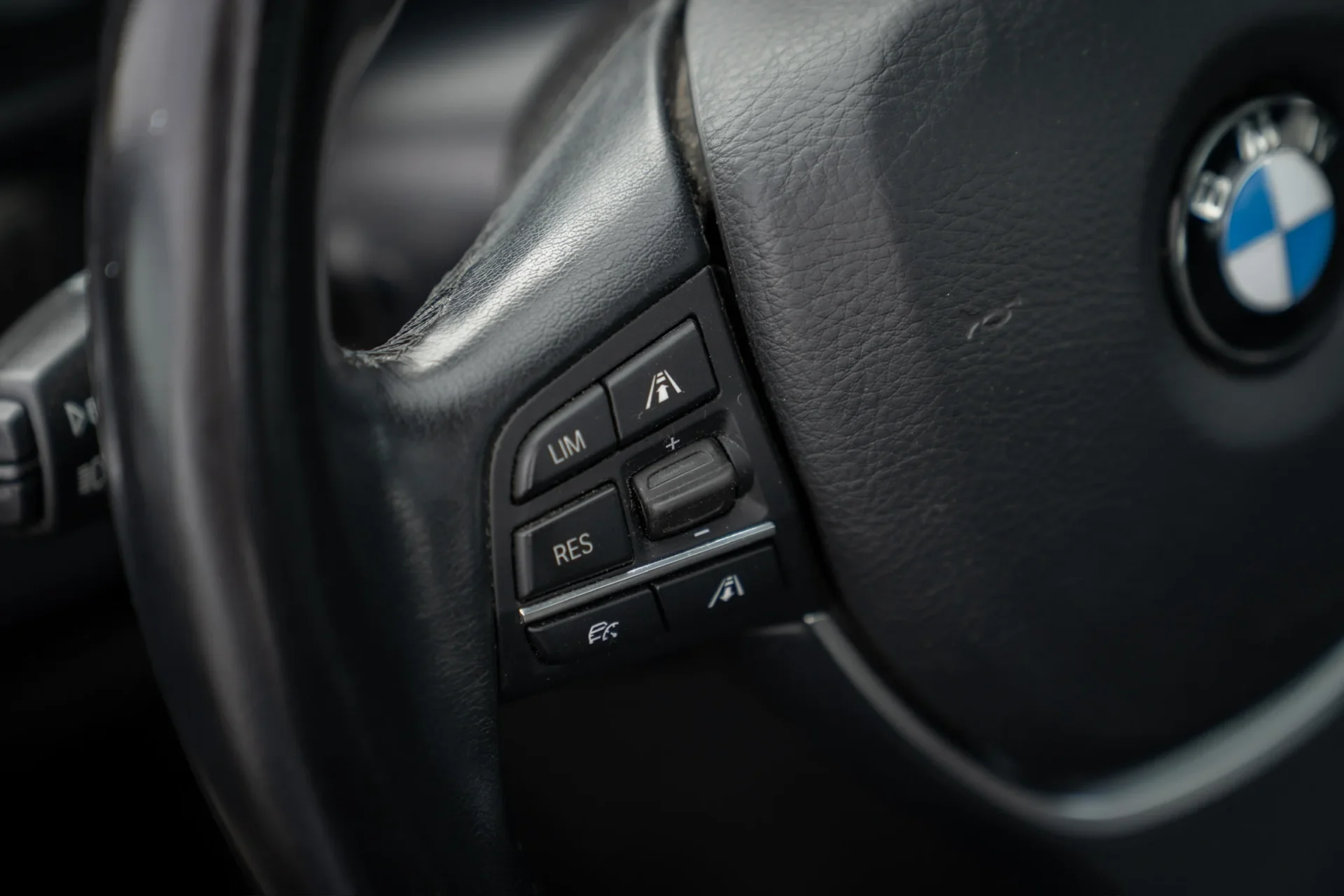 BMW 525d Touring · Panorama · Harman Kardon · AHK · 19