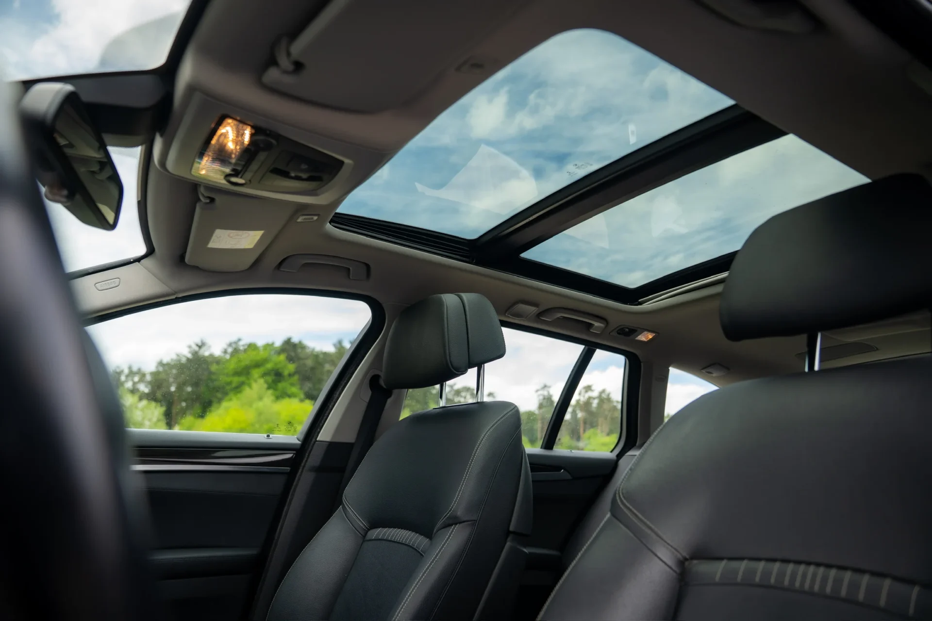 BMW 525d Touring · Panorama · Harman Kardon · AHK · 23