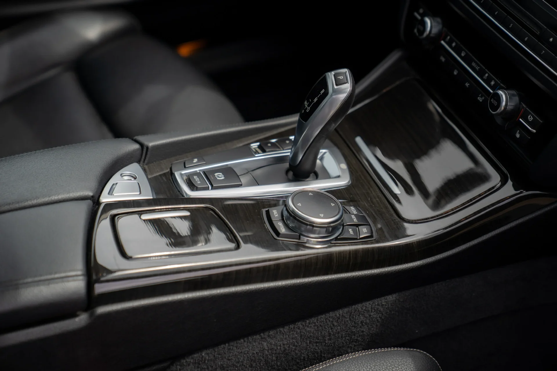 BMW 525d Touring · Panorama · Harman Kardon · AHK · 24