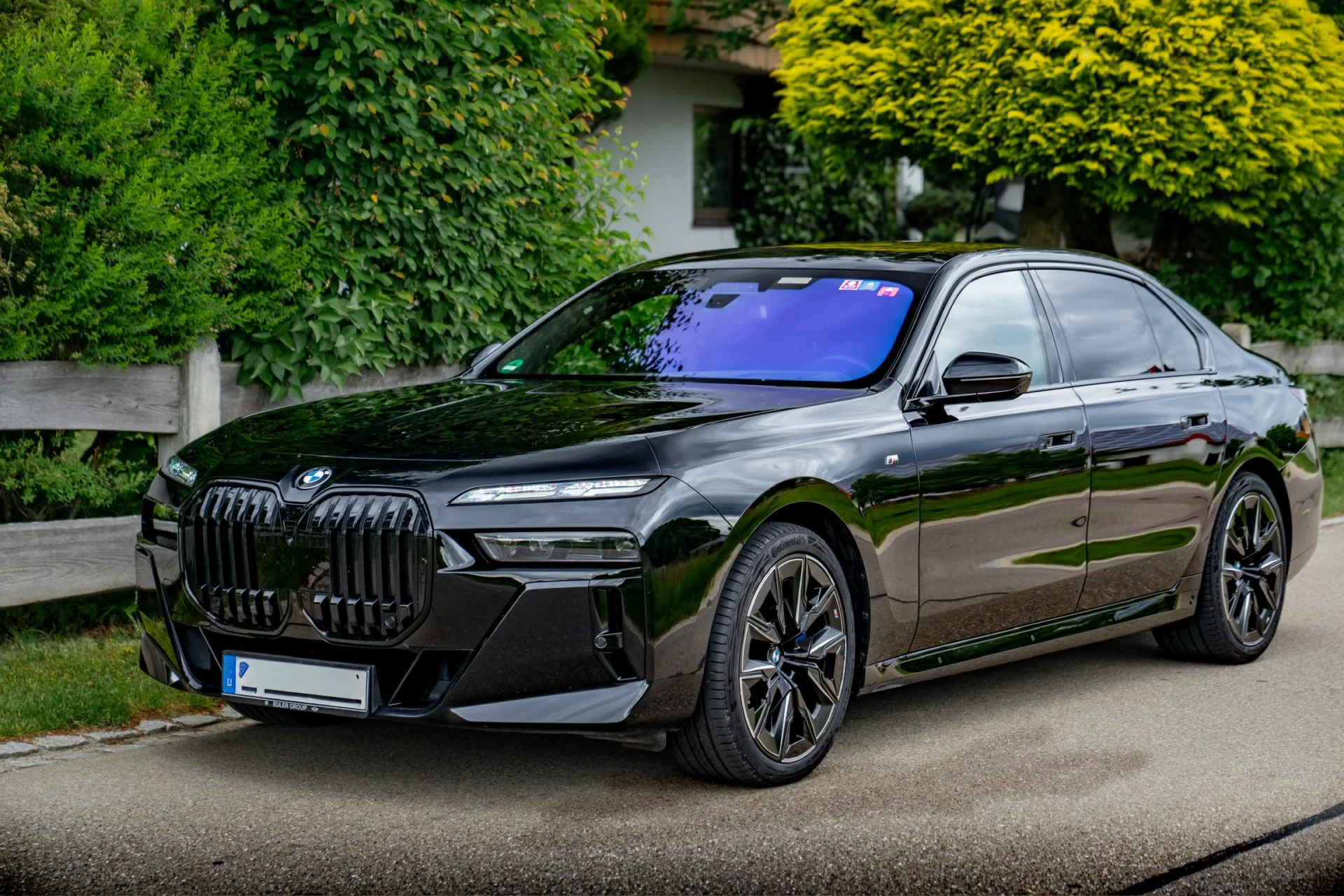 BMW 740d xDrive M Sport · Executive Lounge · unfallfrei · Full-Service · BMW Individual Merino Tartufo