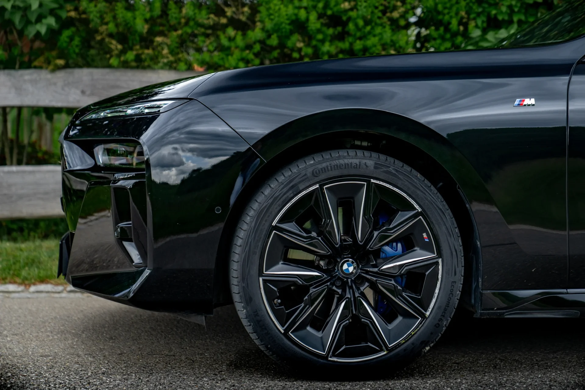 BMW 740d xDrive M Sport · Executive Lounge · unfallfrei · Full-Service · BMW Individual Merino Tartufo · 3