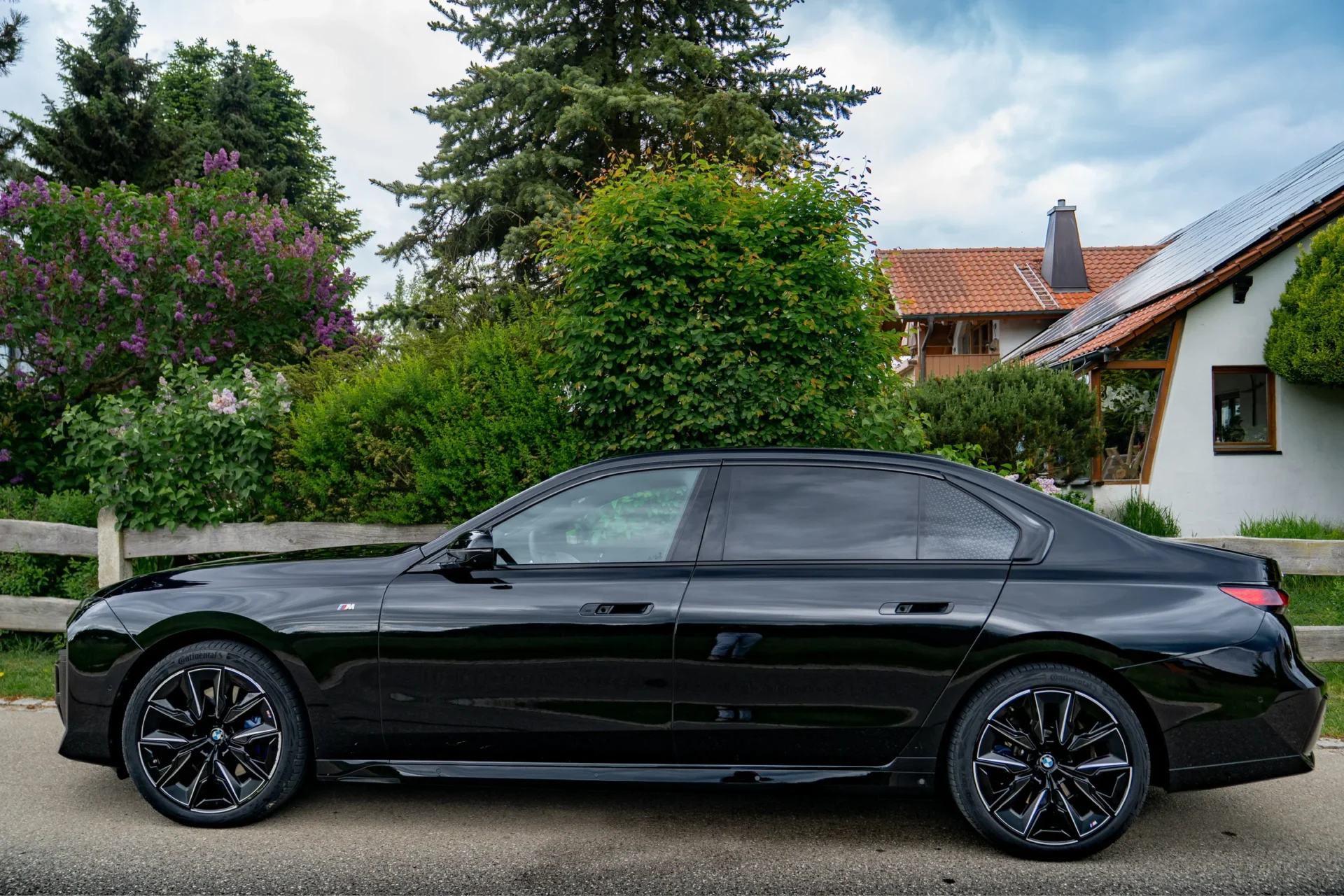 BMW 740d xDrive M Sport · Executive Lounge · unfallfrei · Full-Service · BMW Individual Merino Tartufo · 4