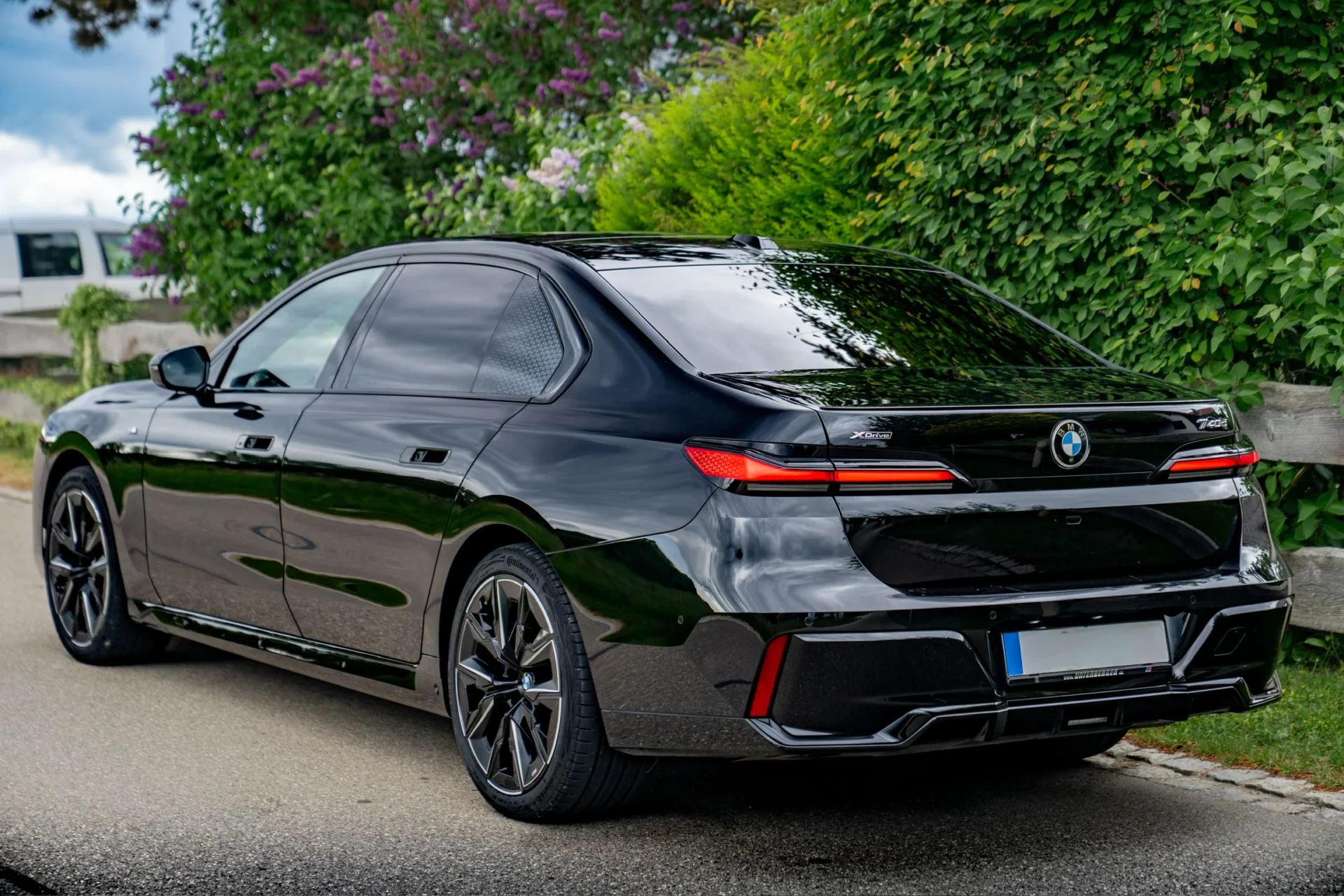 BMW 740d xDrive M Sport · Executive Lounge · unfallfrei · Full-Service · BMW Individual Merino Tartufo · 5