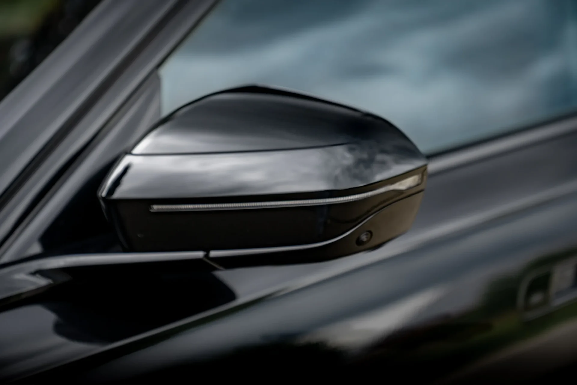 BMW 740d xDrive M Sport · Executive Lounge · unfallfrei · Full-Service · BMW Individual Merino Tartufo · 14