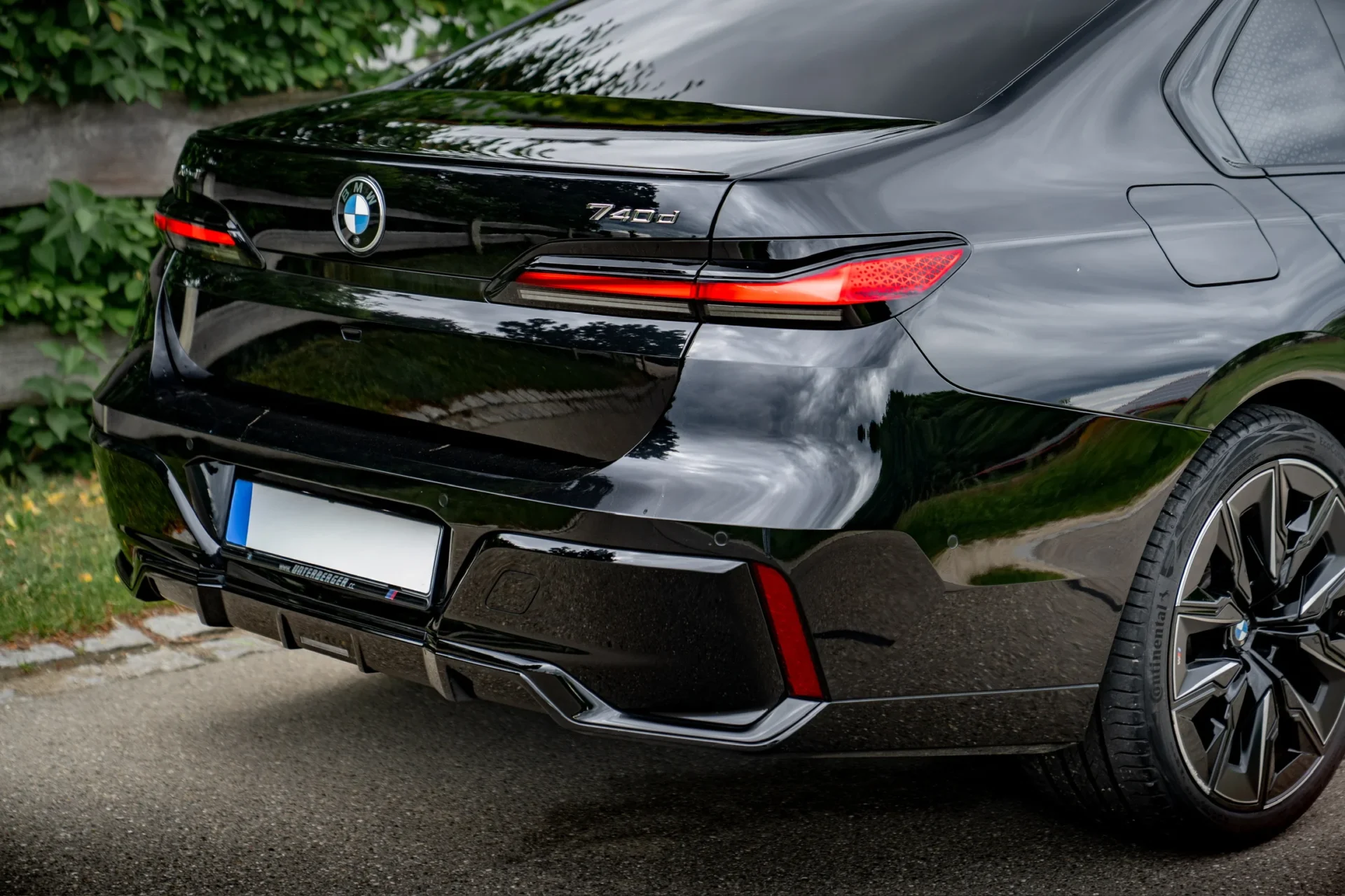 BMW 740d xDrive M Sport · Executive Lounge · unfallfrei · Full-Service · BMW Individual Merino Tartufo · 17