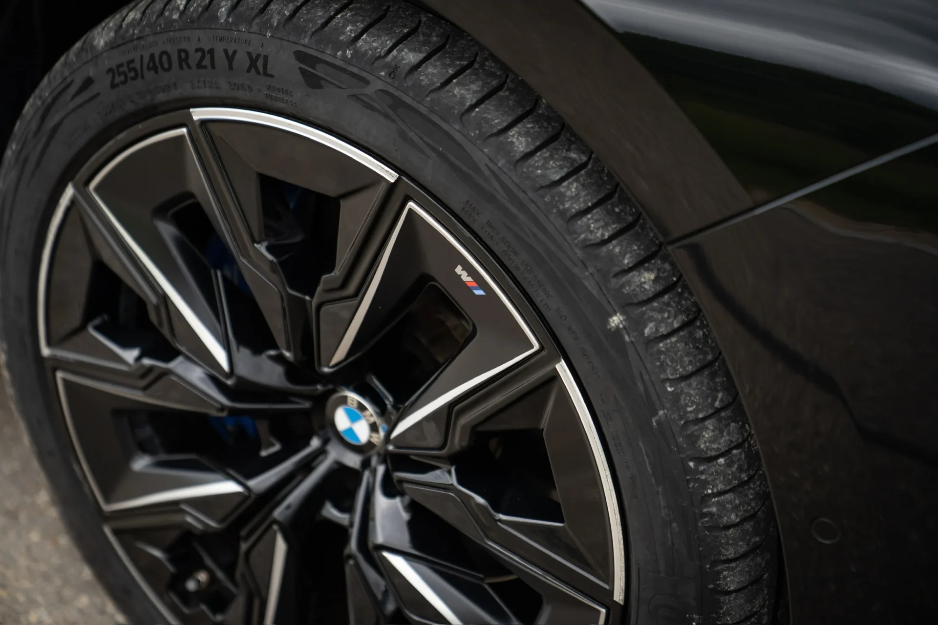 BMW 740d xDrive M Sport · Executive Lounge · unfallfrei · Full-Service · BMW Individual Merino Tartufo · 18
