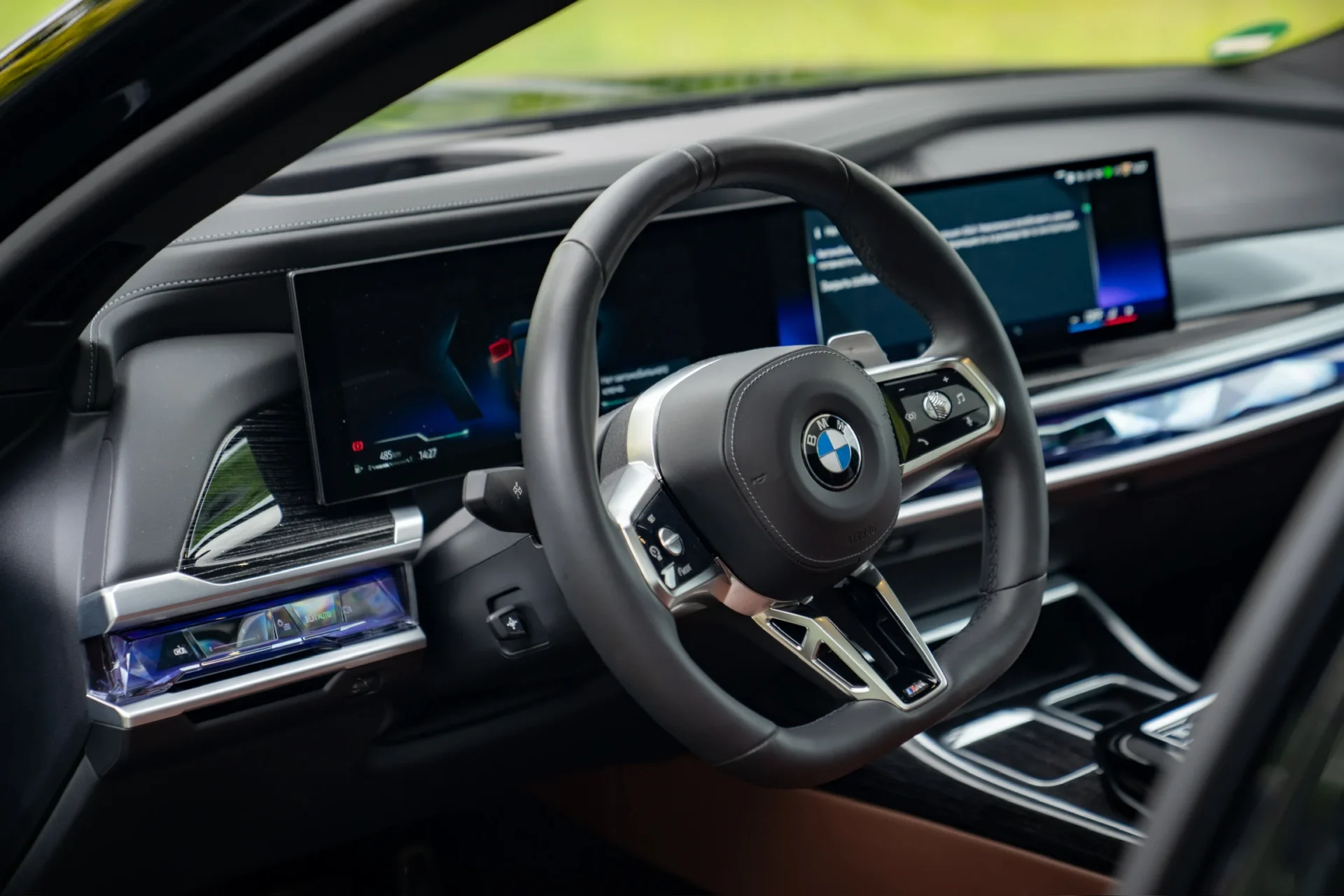 BMW 740d xDrive M Sport · Executive Lounge · unfallfrei · Full-Service · BMW Individual Merino Tartufo · 29