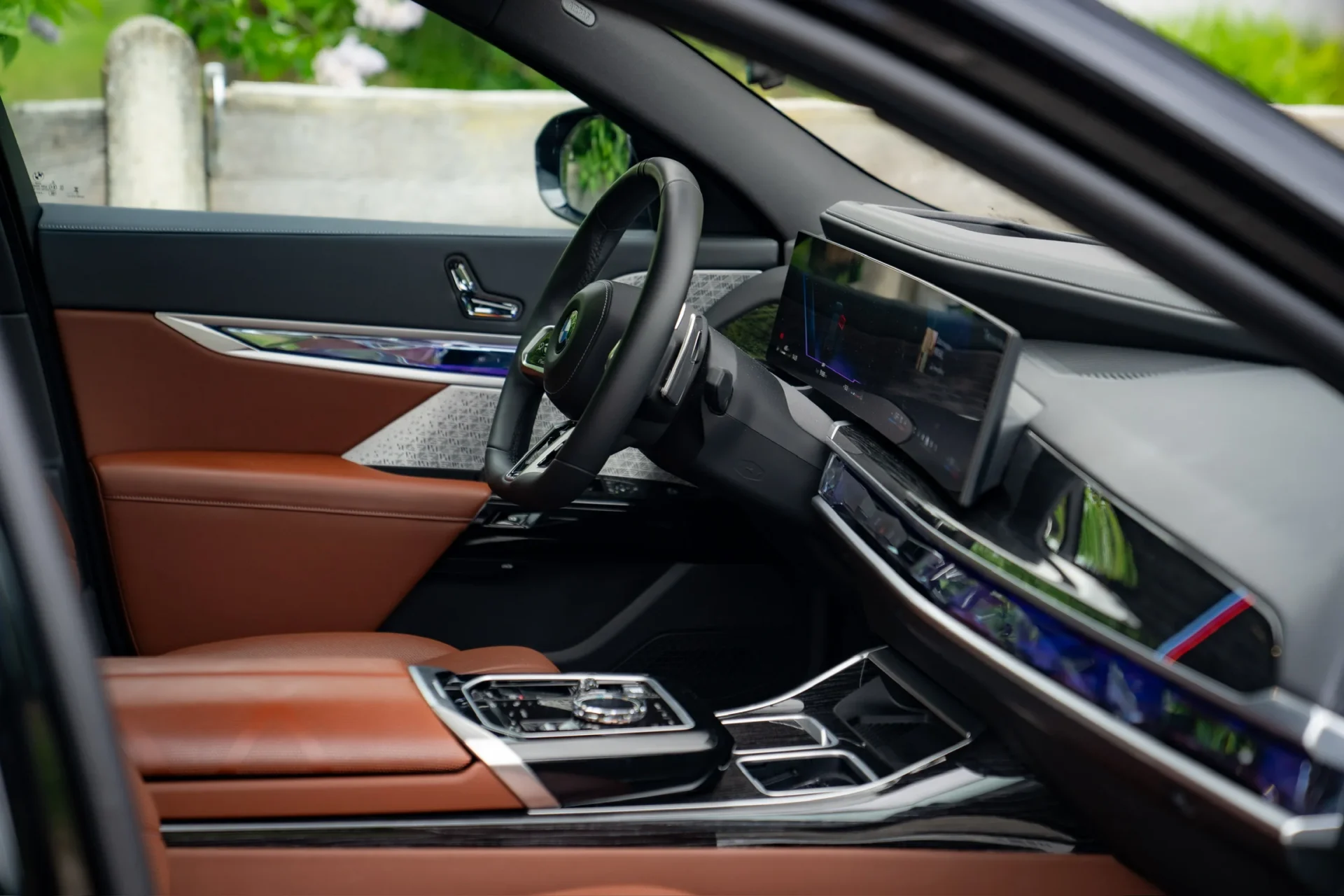 BMW 740d xDrive M Sport · Executive Lounge · unfallfrei · Full-Service · BMW Individual Merino Tartufo · 32