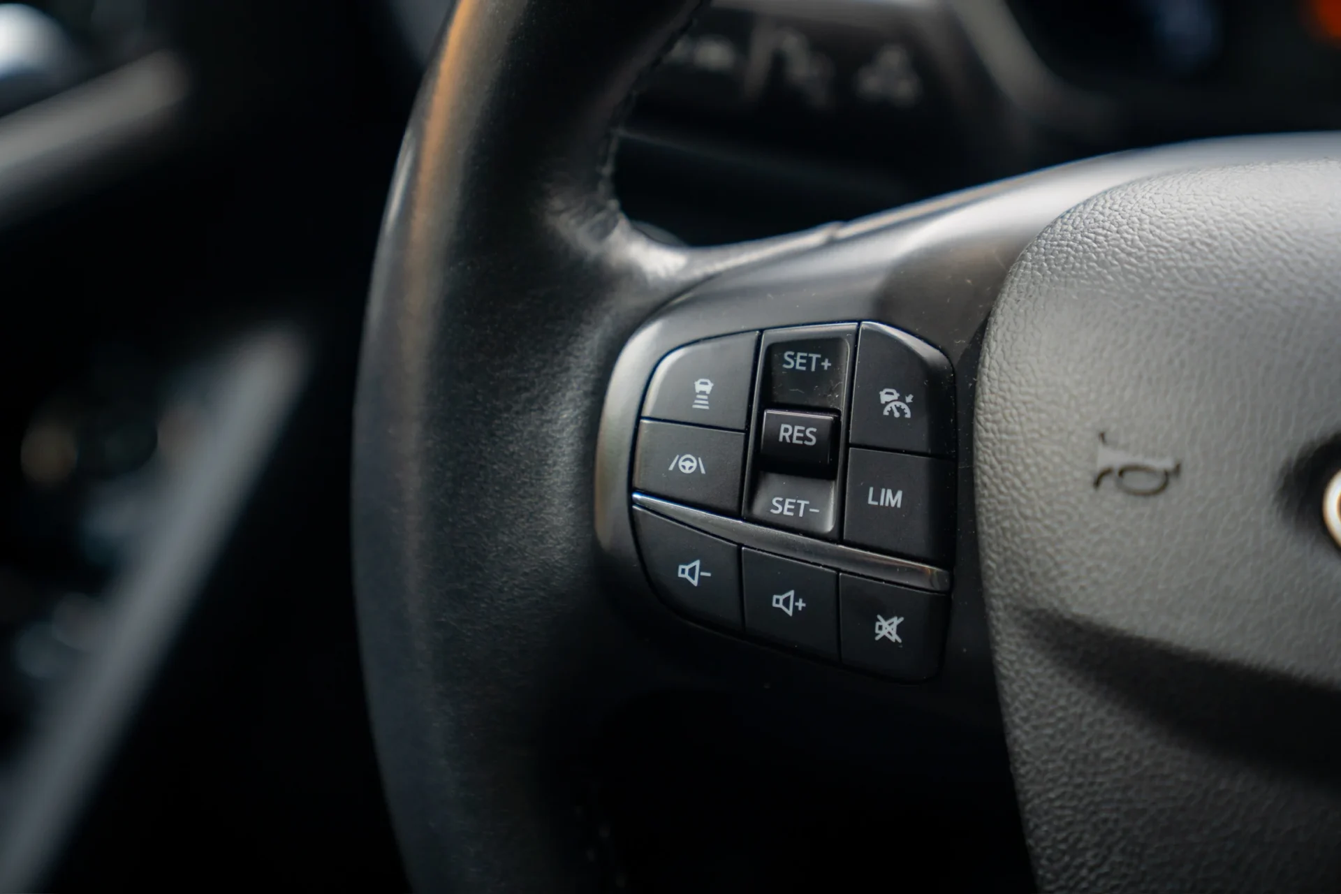 Ford Focus Turnier Cool & Connect 1.5 EcoBlue AT8 · ACC · Keyless · LED · 27