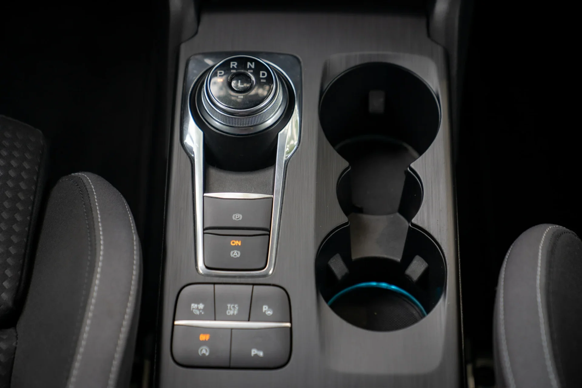Ford Focus Turnier Cool & Connect 1.5 EcoBlue AT8 · ACC · Keyless · LED · 29