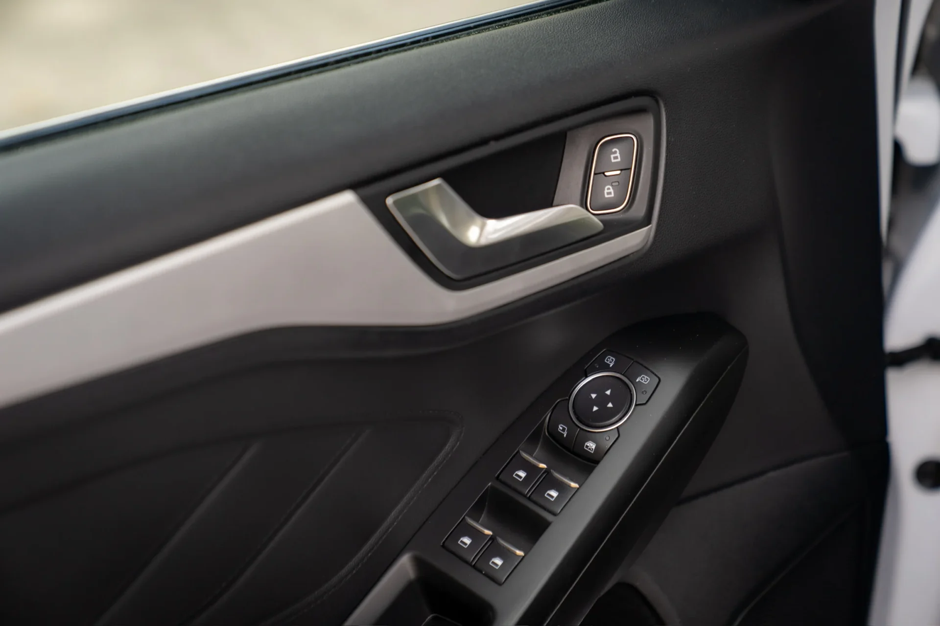 Ford Focus Turnier Cool & Connect 1.5 EcoBlue AT8 · ACC · Keyless · LED · 32