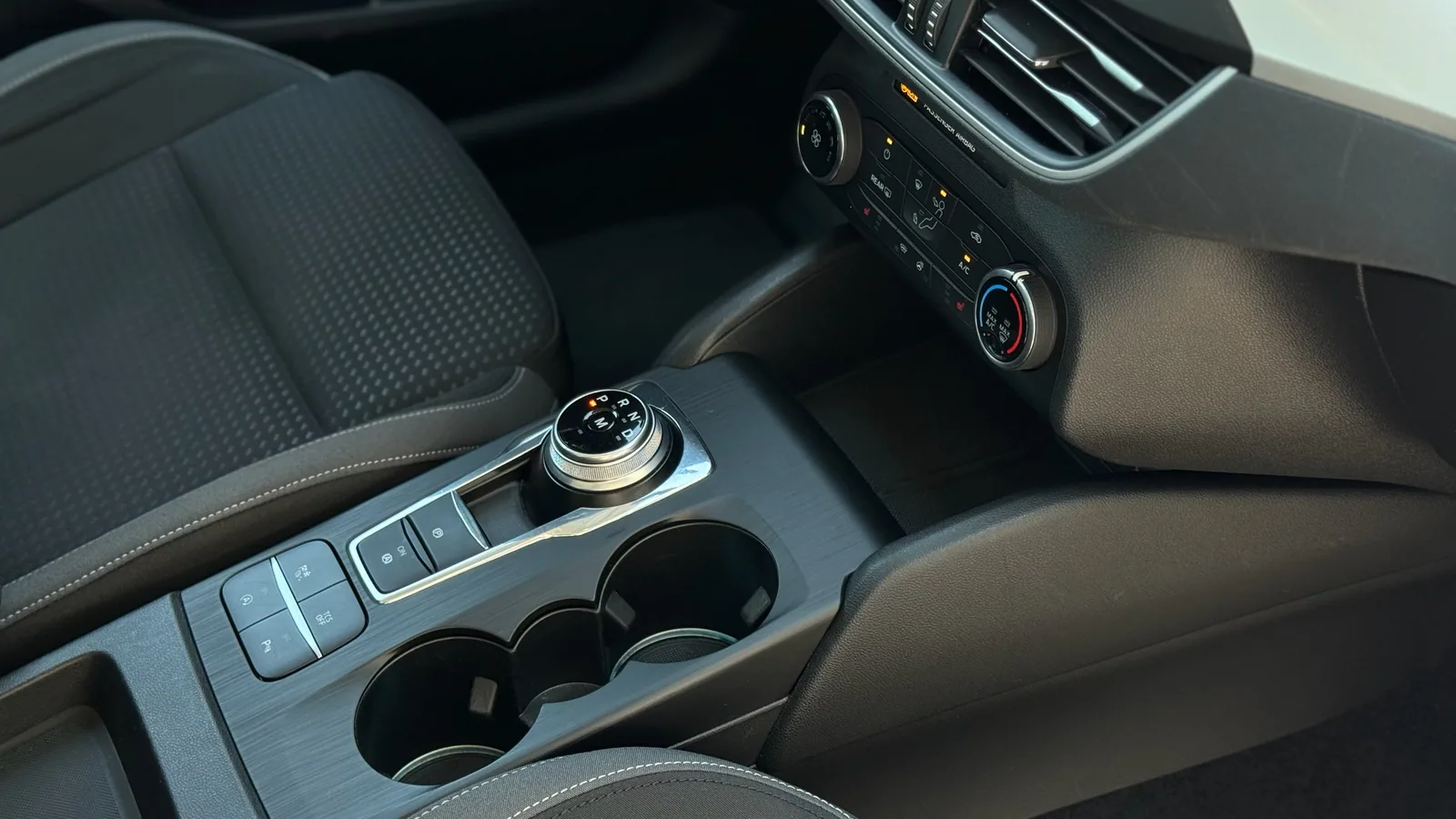 Ford Focus Turnier Cool & Connect 1.5 EcoBlue AT8 · ACC · Navi · AHK · 12