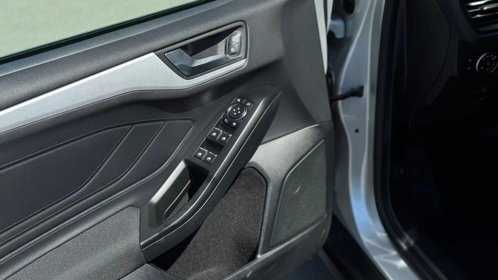 Ford Focus Turnier Cool & Connect 1.5 EcoBlue AT8 · ACC · Navi · AHK · 14