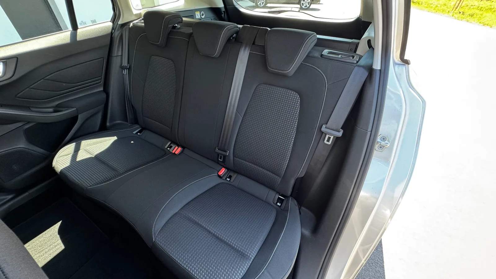 Ford Focus Turnier Cool & Connect 1.5 EcoBlue AT8 · ACC · Navi · AHK · 17