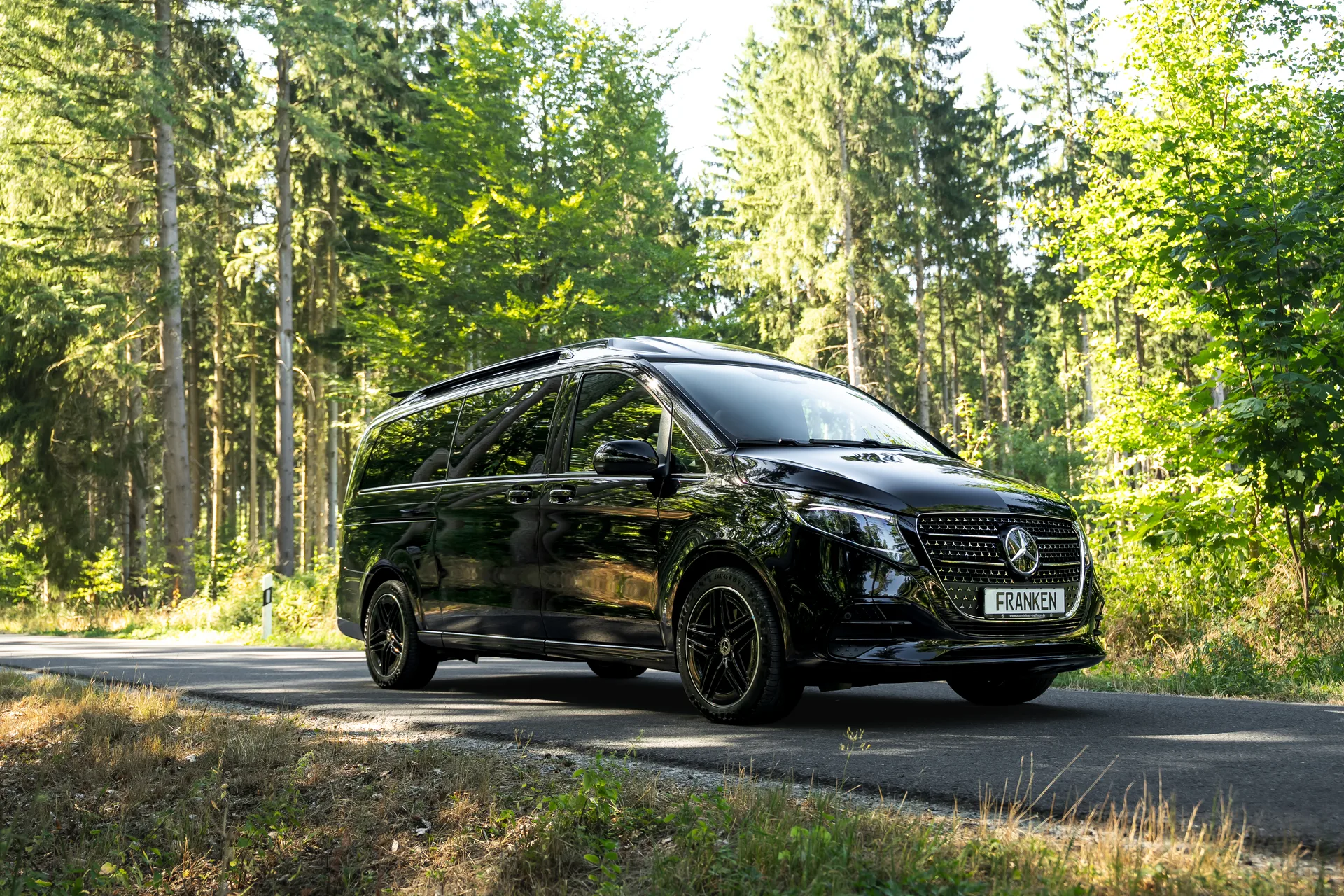 Mercedes-Benz V 300 d 4MATIC extralang Crystal Edition Bordo by Franken Autodesign · Nahezu unbenutzt · 20 km · Erstzulassung 2026 · 4