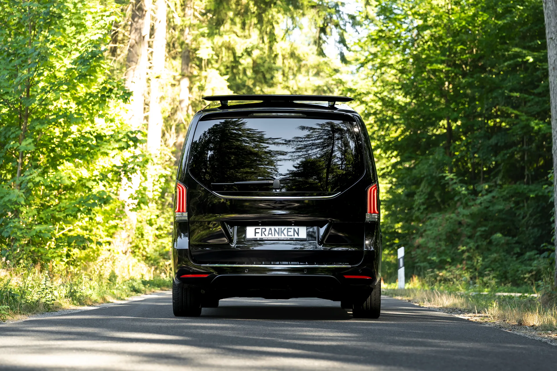 Mercedes-Benz V 300 d 4MATIC extralang Crystal Edition Bordo by Franken Autodesign · Nahezu unbenutzt · 20 km · Erstzulassung 2026 · 7