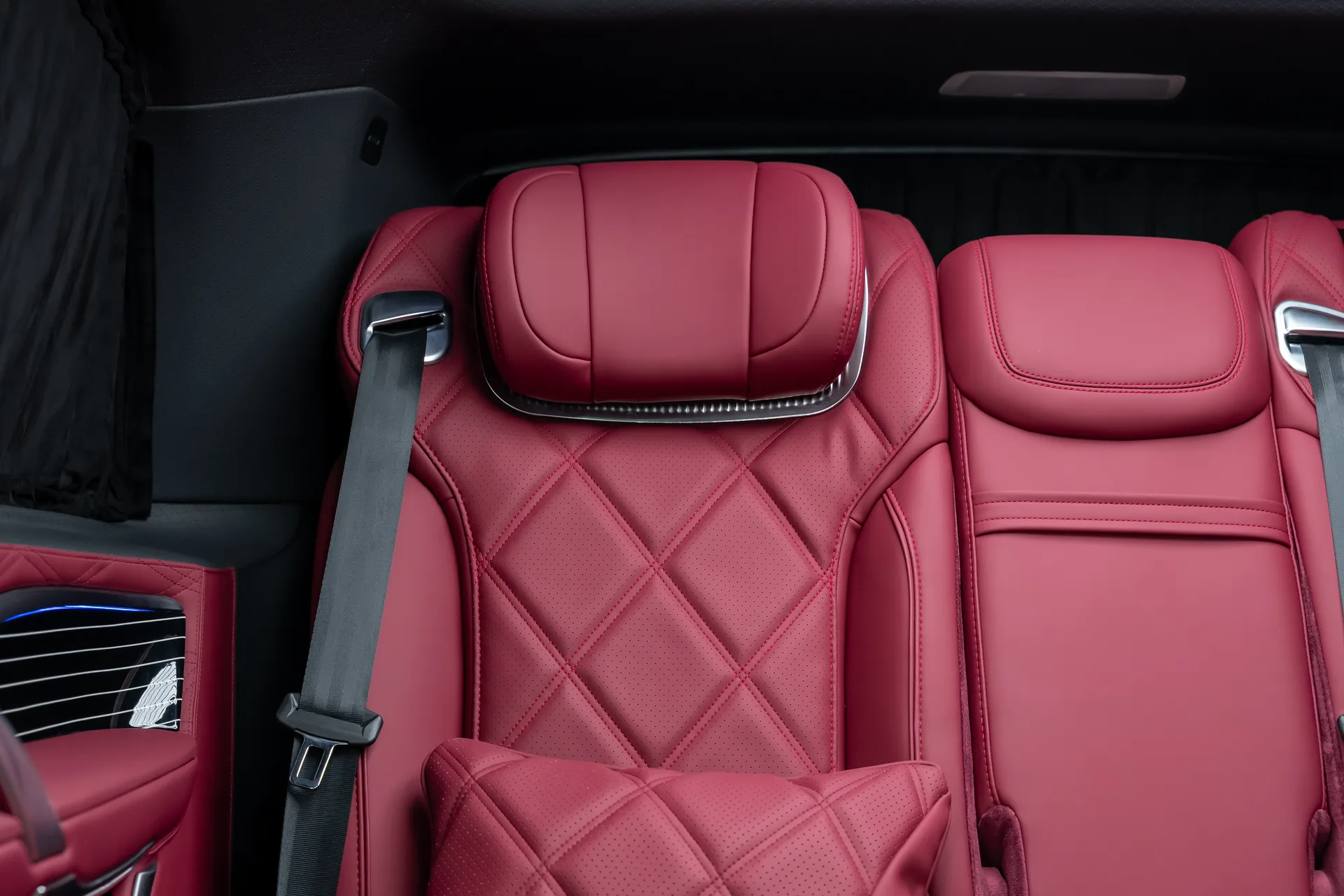Mercedes-Benz V 300 d 4MATIC extralang Crystal Edition Bordo by Franken Autodesign · Nahezu unbenutzt · 20 km · Erstzulassung 2026 · 12
