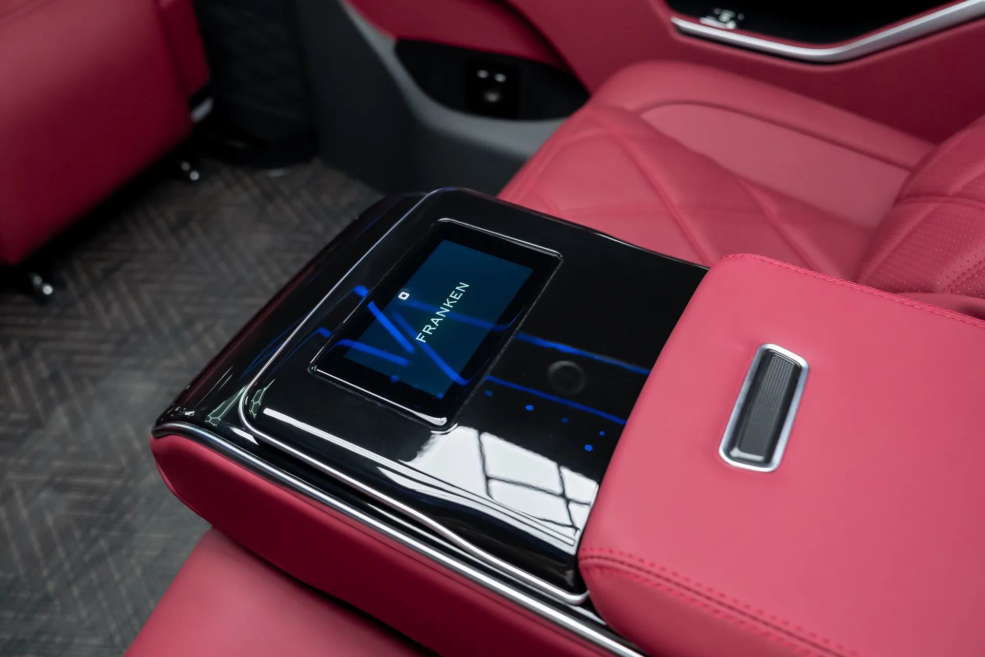 Mercedes-Benz V 300 d 4MATIC extralang Crystal Edition Bordo by Franken Autodesign · Nahezu unbenutzt · 20 km · Erstzulassung 2026 · 17