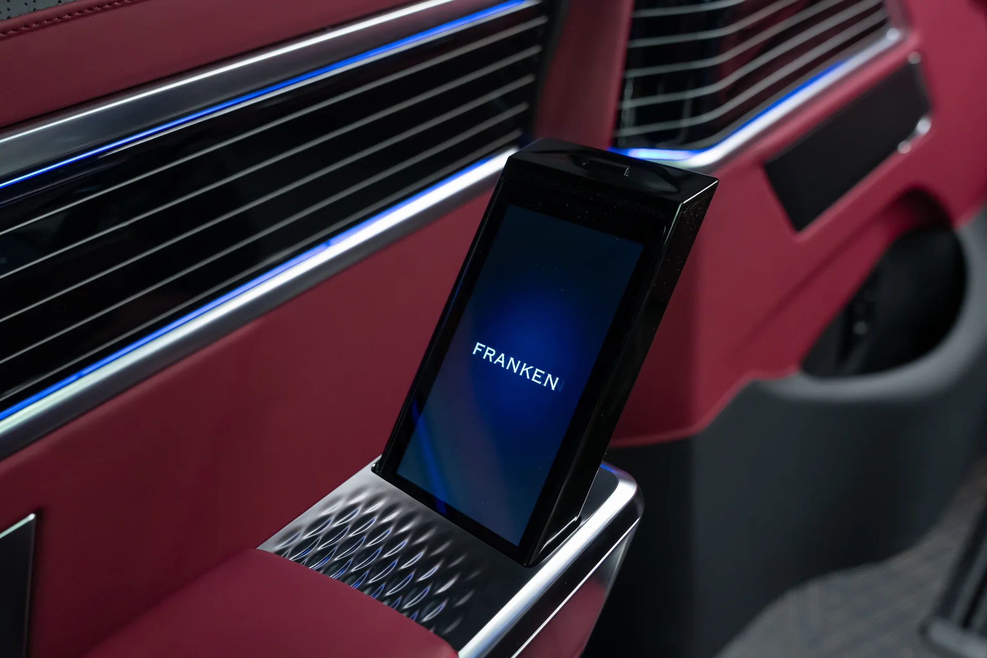 Mercedes-Benz V 300 d 4MATIC extralang Crystal Edition Bordo by Franken Autodesign · Nahezu unbenutzt · 20 km · Erstzulassung 2026 · 19
