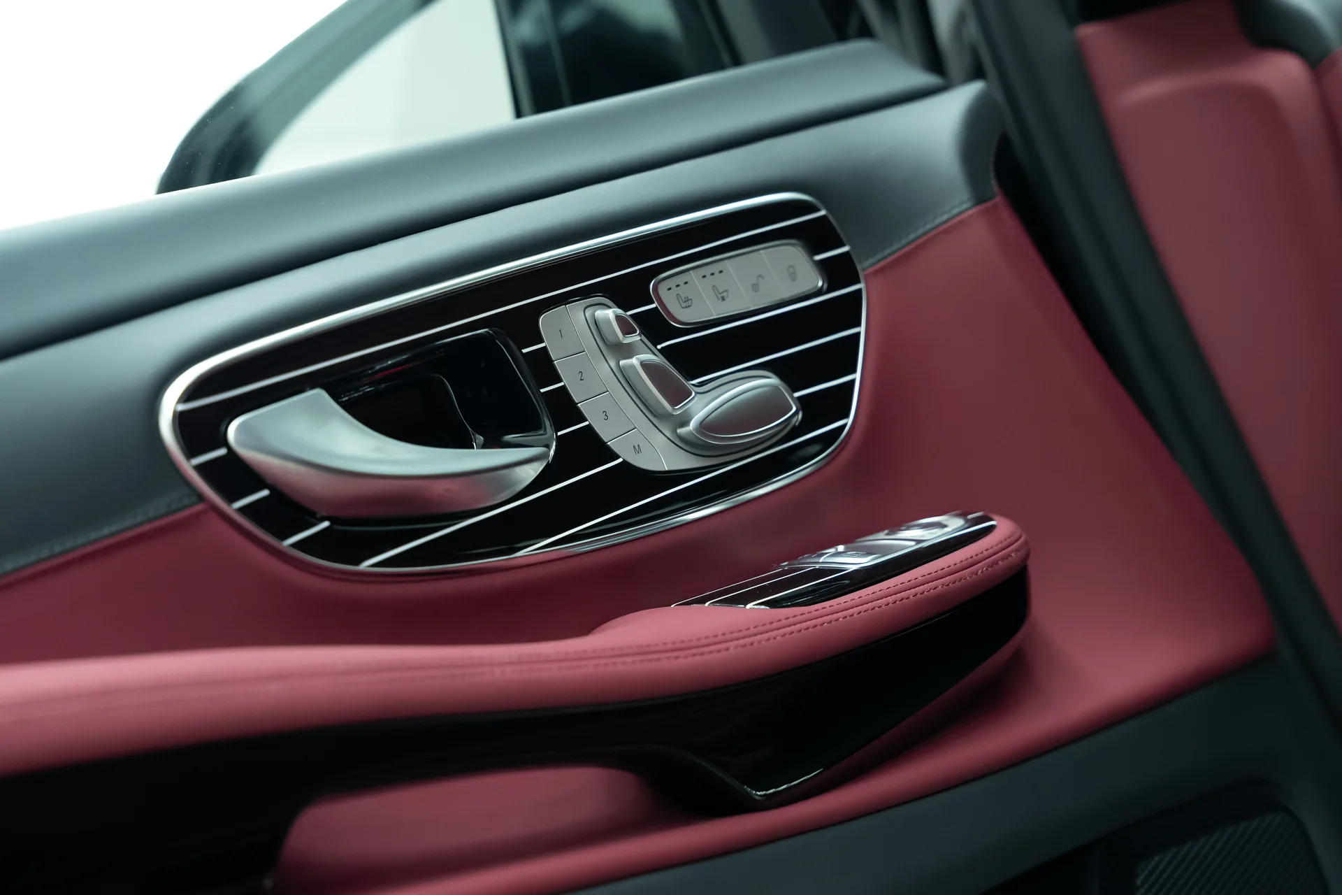 Mercedes-Benz V 300 d 4MATIC extralang Crystal Edition Bordo by Franken Autodesign · Nahezu unbenutzt · 20 km · Erstzulassung 2026 · 23