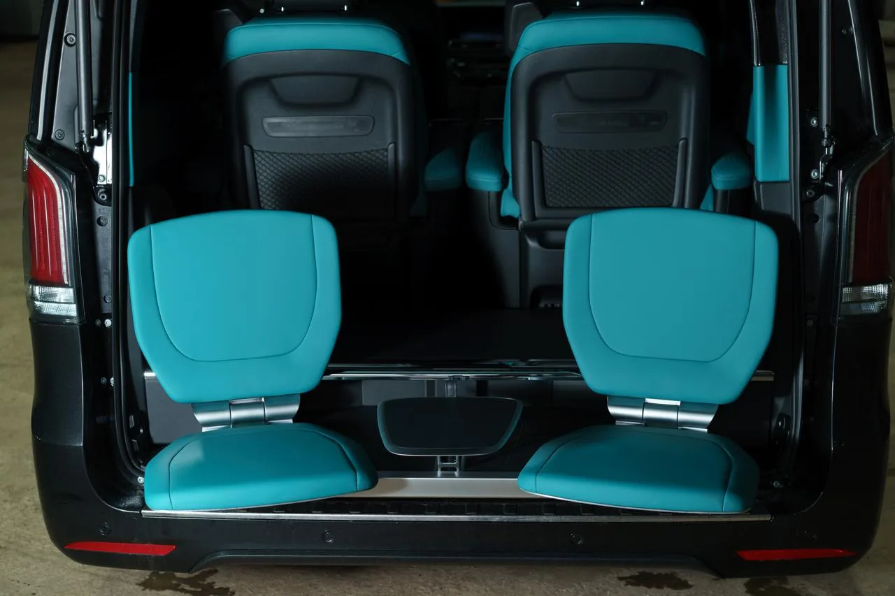 Mercedes-Benz V 300 d 4MATIC extralang Premium Tiffany by Franken Autodesign · Neuzustand · 20 km · Fahrgastraum mit 6 Sitzplätzen