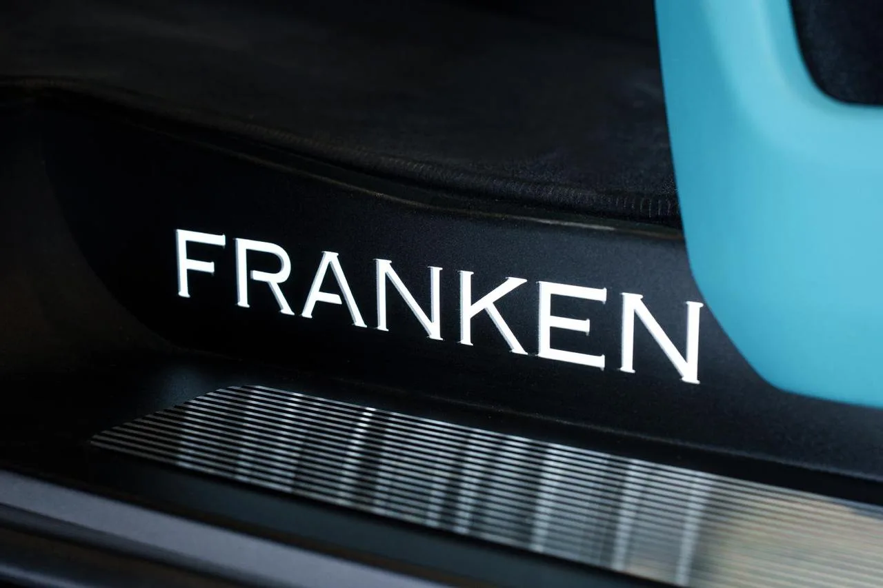 Mercedes-Benz V 300 d 4MATIC extralang Royal Lux Tiffany by Franken Autodesign · VIP-Lounge mit 4 Sitzplätzen · Erhöhtes Dach · Neuzustand · 20 km · 23