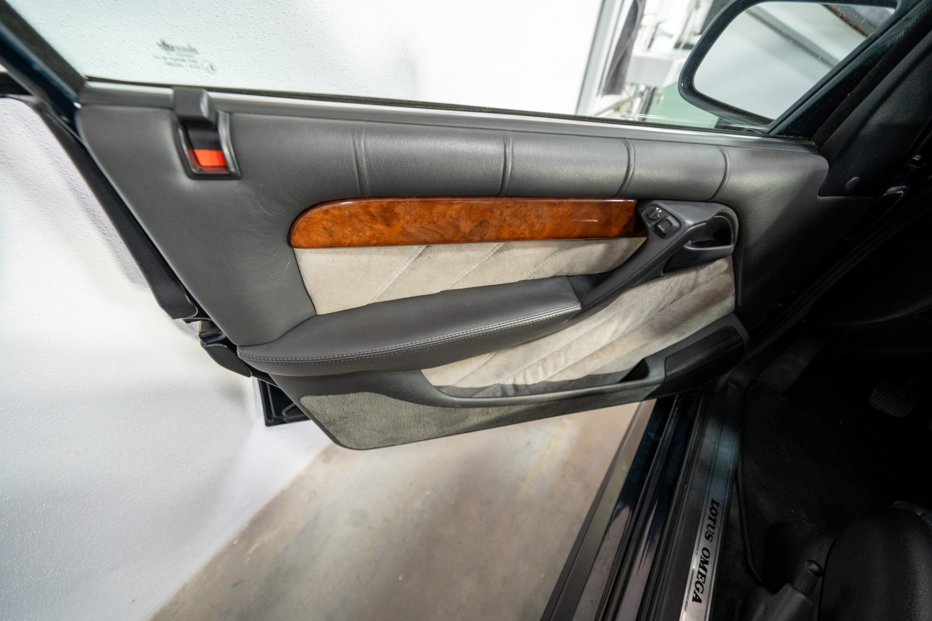 Opel Lotus Omega 3.6 Biturbo · 377 PS · Nr. 0571 von 950 · 6-Gang-Schaltgetriebe · 2 Halter · Serviceheft · 11