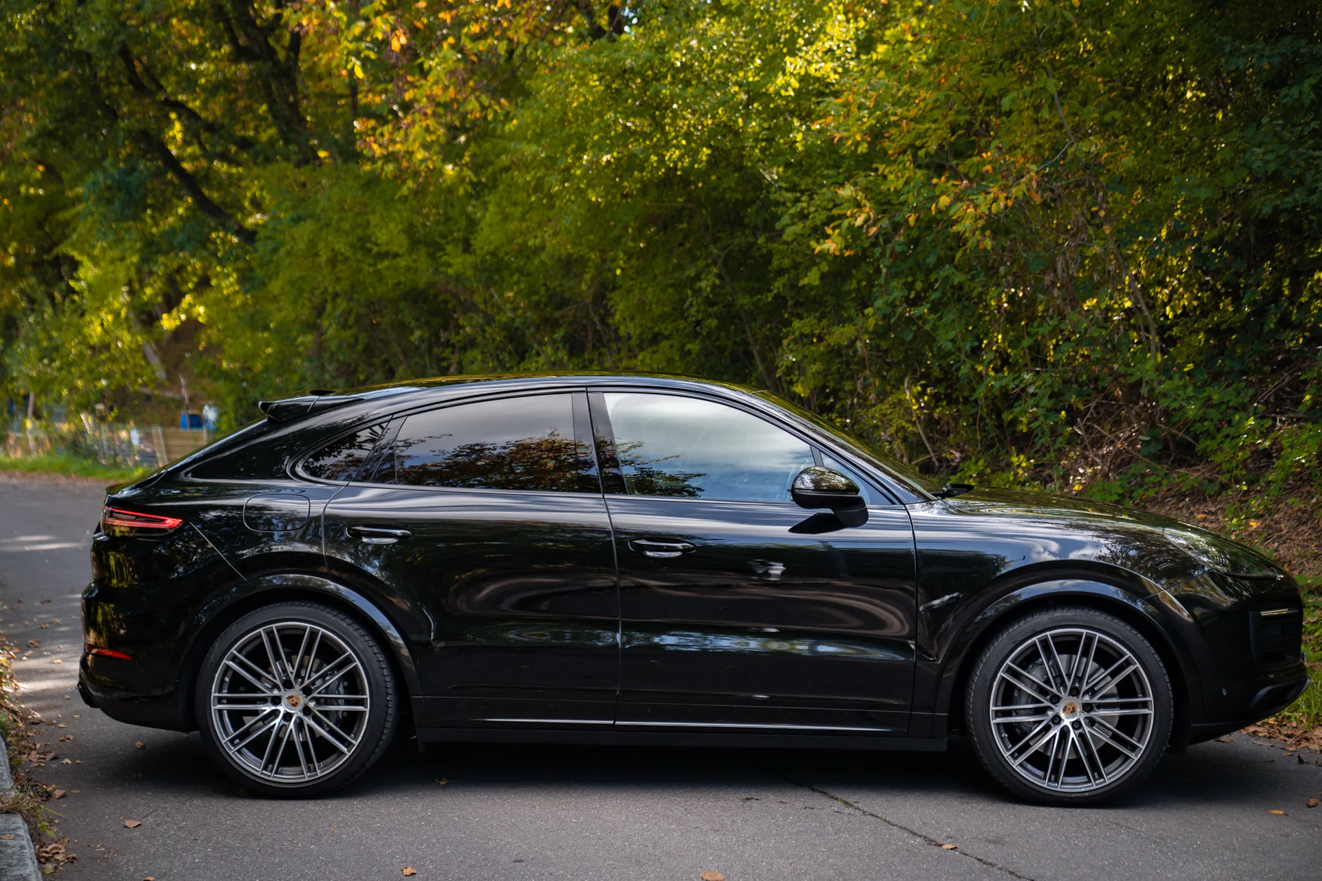 Porsche Cayenne S Coupé Platinum Edition · 440 PS · Luftfederung · Hinterachslenkung · Head-Up · 22 Zoll · 3