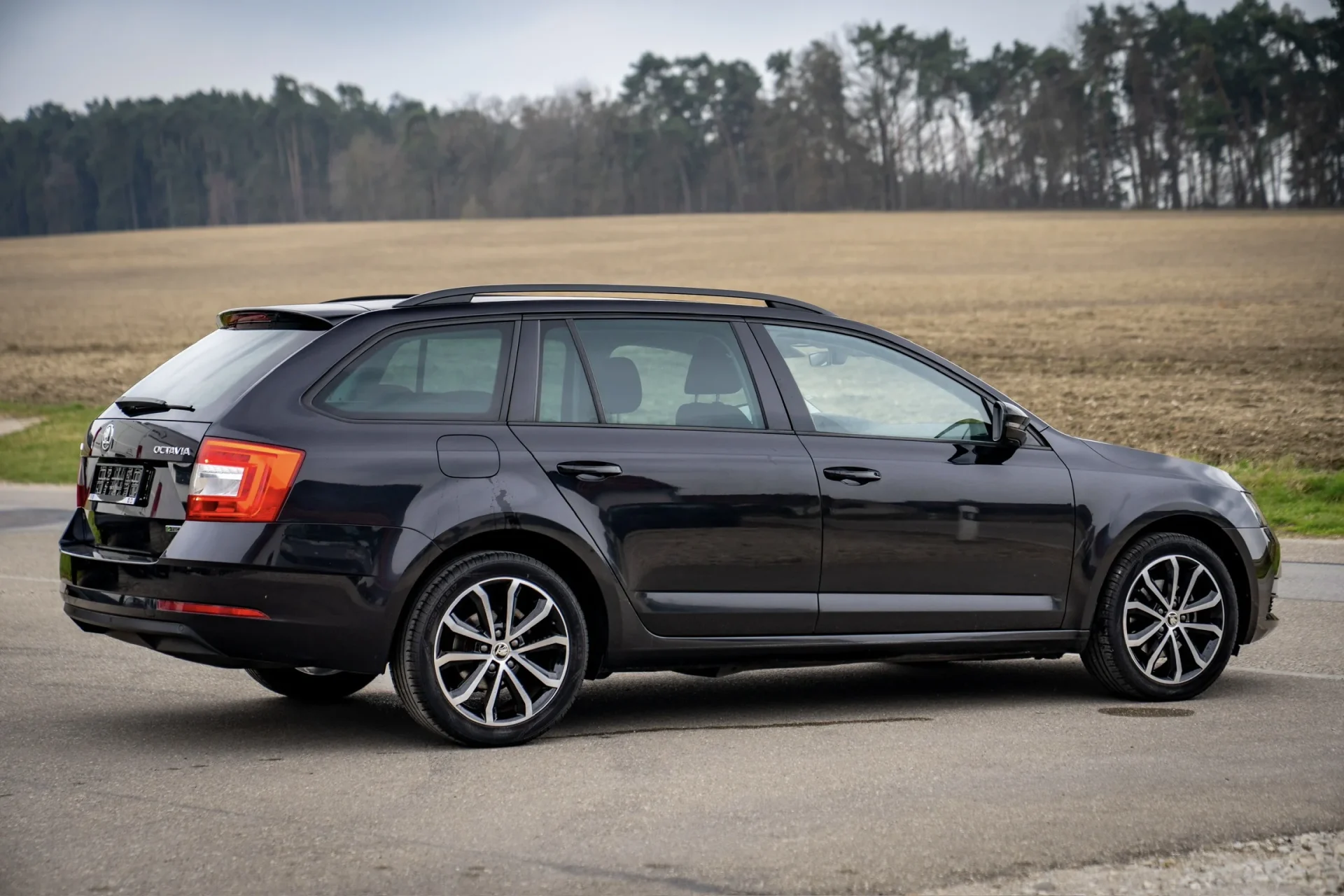 Škoda Octavia Combi 1.5 TGI DSG · Erdgas (CNG) · HU neu bis 03/2028 · ohne Nachlackierung · ACC · 7