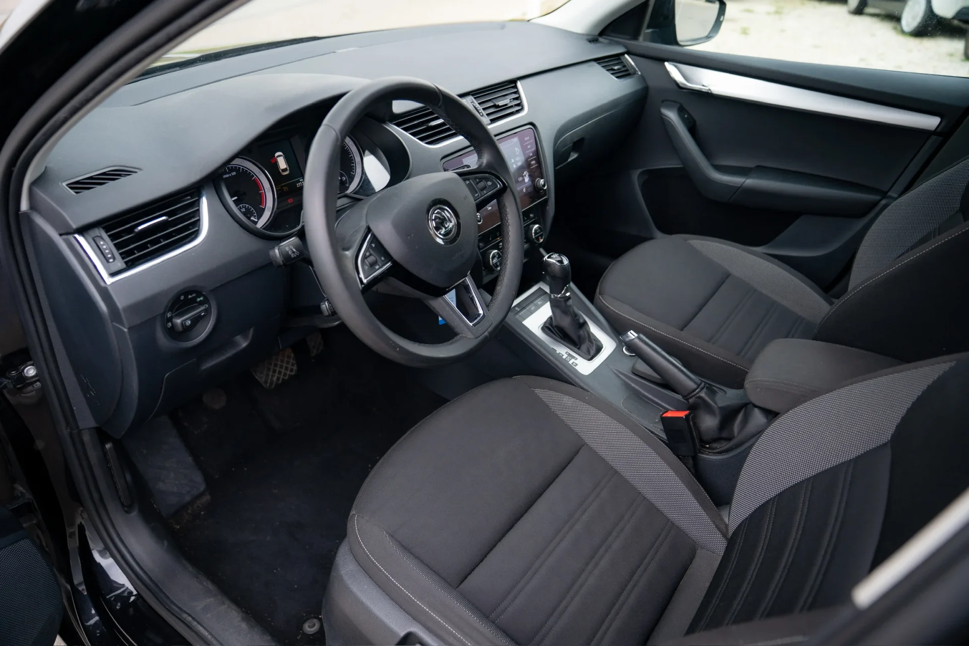 Škoda Octavia Combi 1.5 TGI DSG · Erdgas (CNG) · HU neu bis 03/2028 · ohne Nachlackierung · ACC · 14