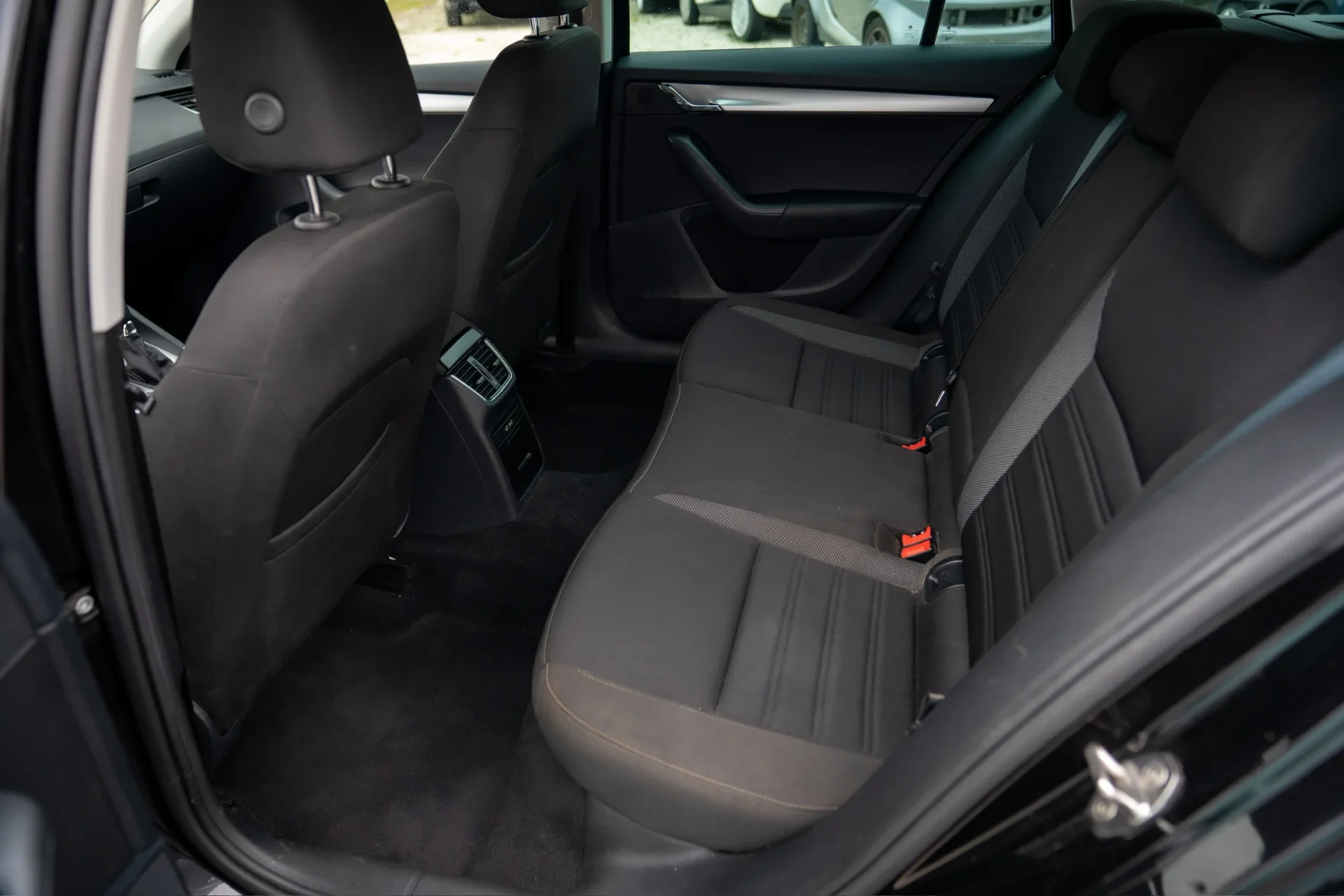 Škoda Octavia Combi 1.5 TGI DSG · Erdgas (CNG) · HU neu bis 03/2028 · ohne Nachlackierung · ACC · 26
