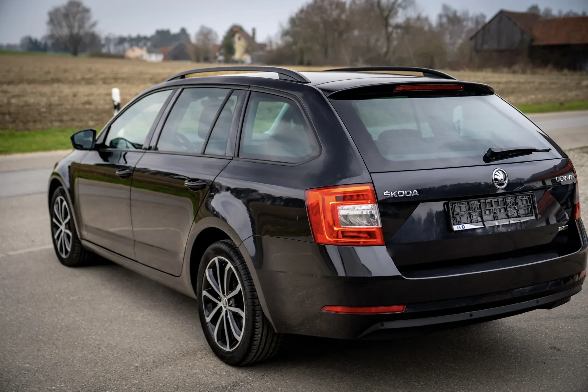 Škoda Octavia Combi 1.5 TGI DSG · Erdgas (CNG) · HU neu bis 03/2028 · ohne Nachlackierung · ACC · 5