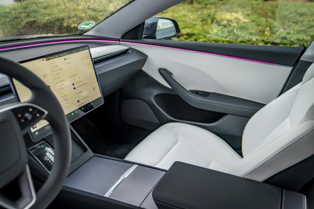 Tesla Model 3 Dual Motor Premium AWD · Neuwagen auf Bestellung · auch als Performance · 2