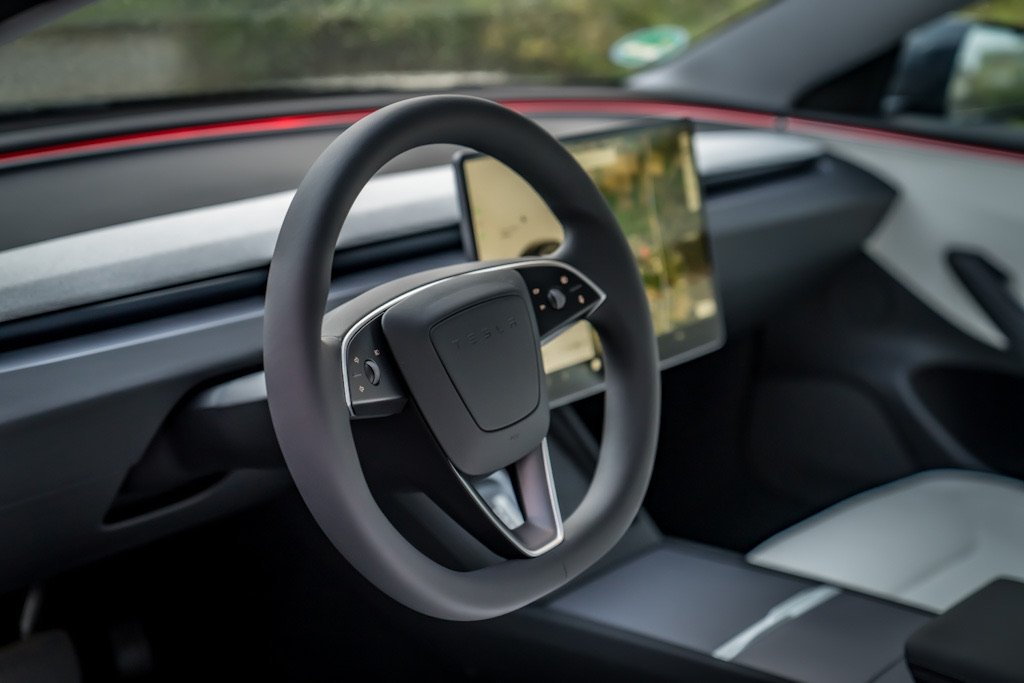 Tesla Model 3 Dual Motor Premium AWD · Neuwagen auf Bestellung · auch als Performance · 4