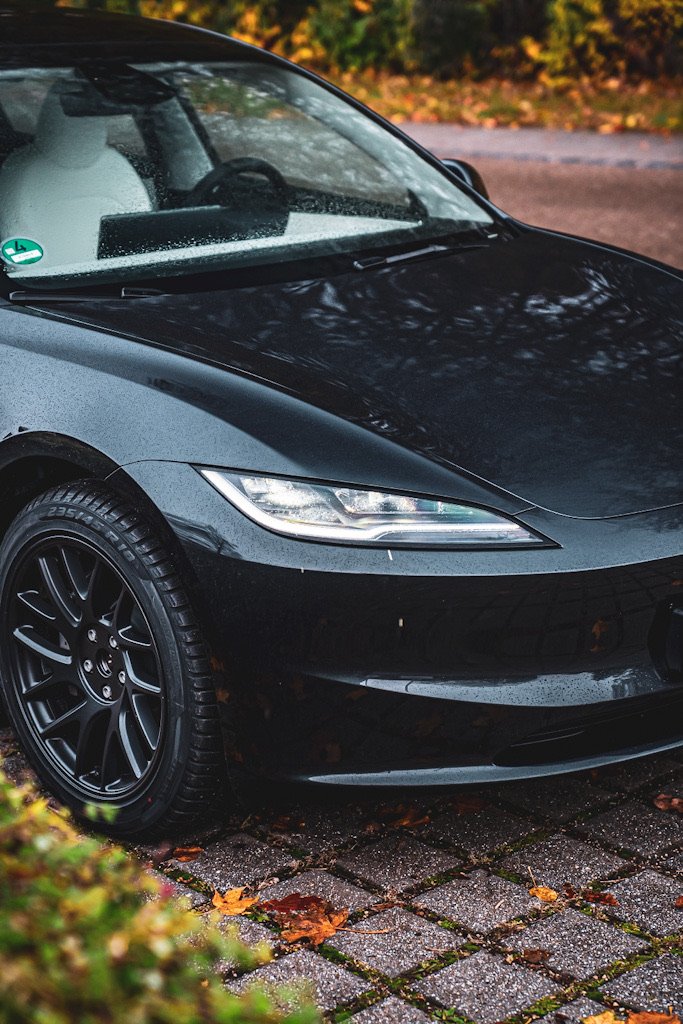 Tesla Model 3 Dual Motor Premium AWD · Neuwagen auf Bestellung · auch als Performance · 5