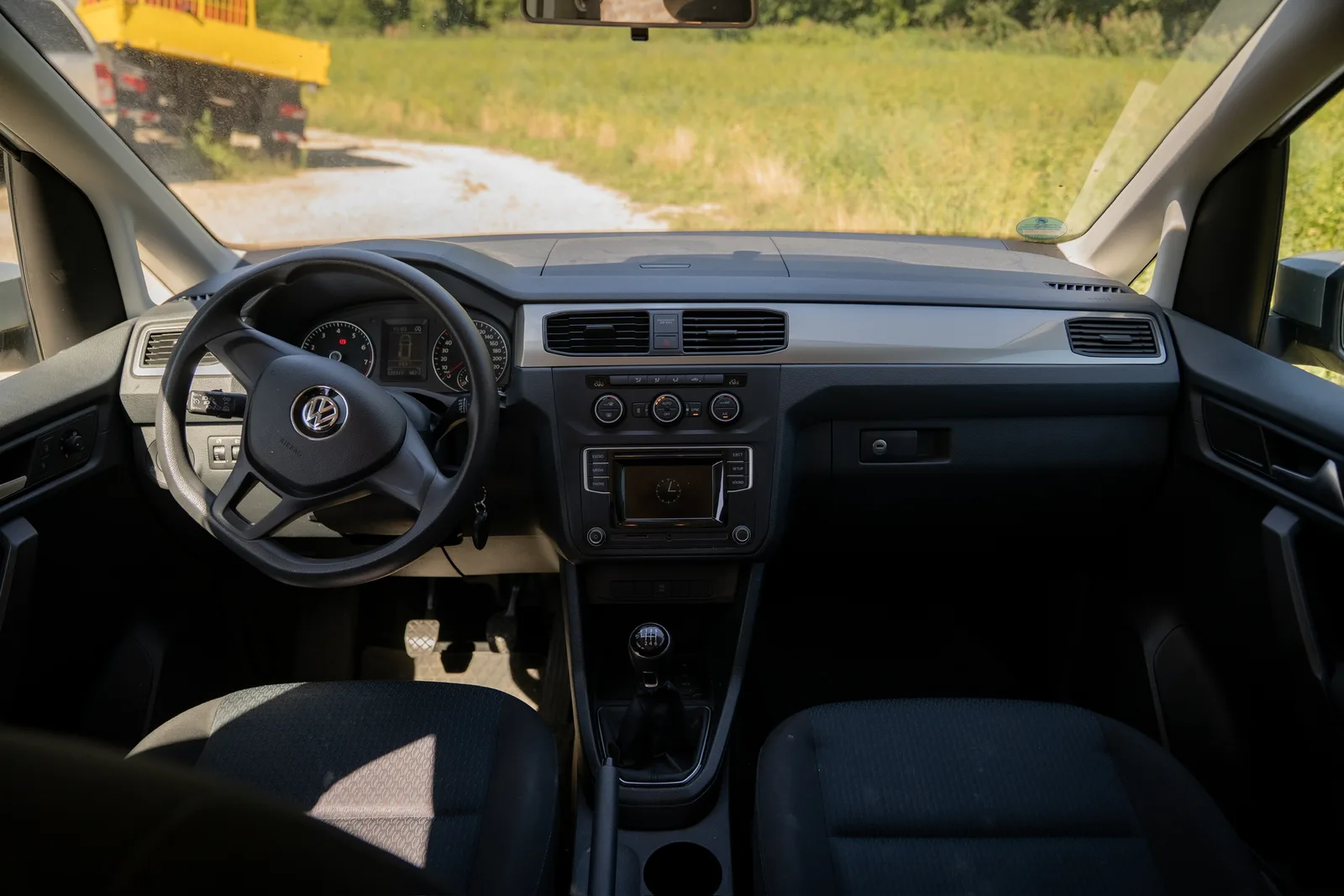 Volkswagen Caddy Kombi Trend 1.4 TSI · 1. Hand · Standheizung · Klimaautomatik · Scheckheft · 10