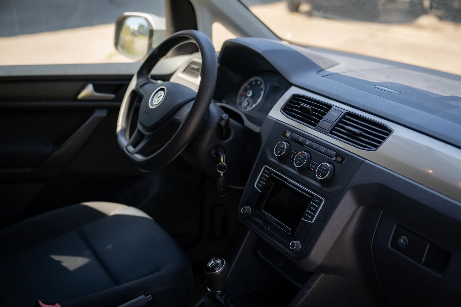 Volkswagen Caddy Kombi Trend 1.4 TSI · 1. Hand · Standheizung · Klimaautomatik · Scheckheft · 13