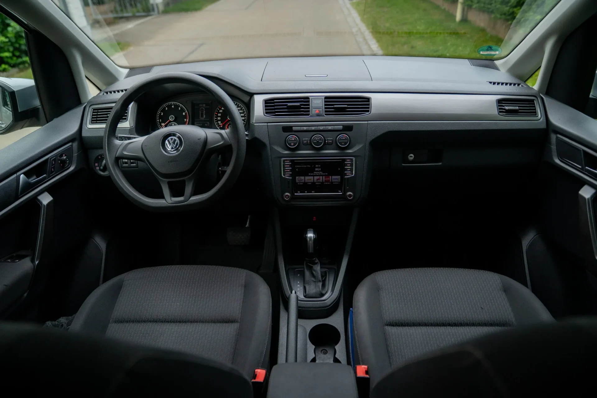 Volkswagen Caddy 1.4 TGI DSG · Erdgas (CNG) · Zahnriemen neu 04/2026 · Scheckheft lückenlos · HU bis 12/2027 · 18